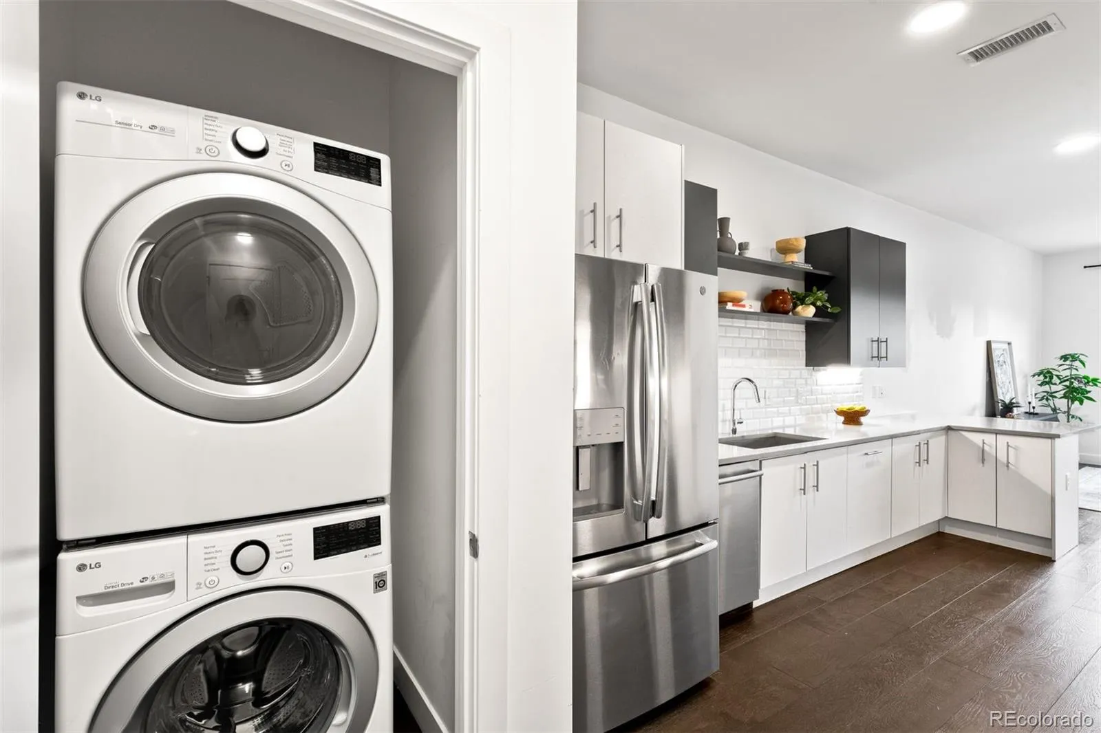 04102026212626 1600 12