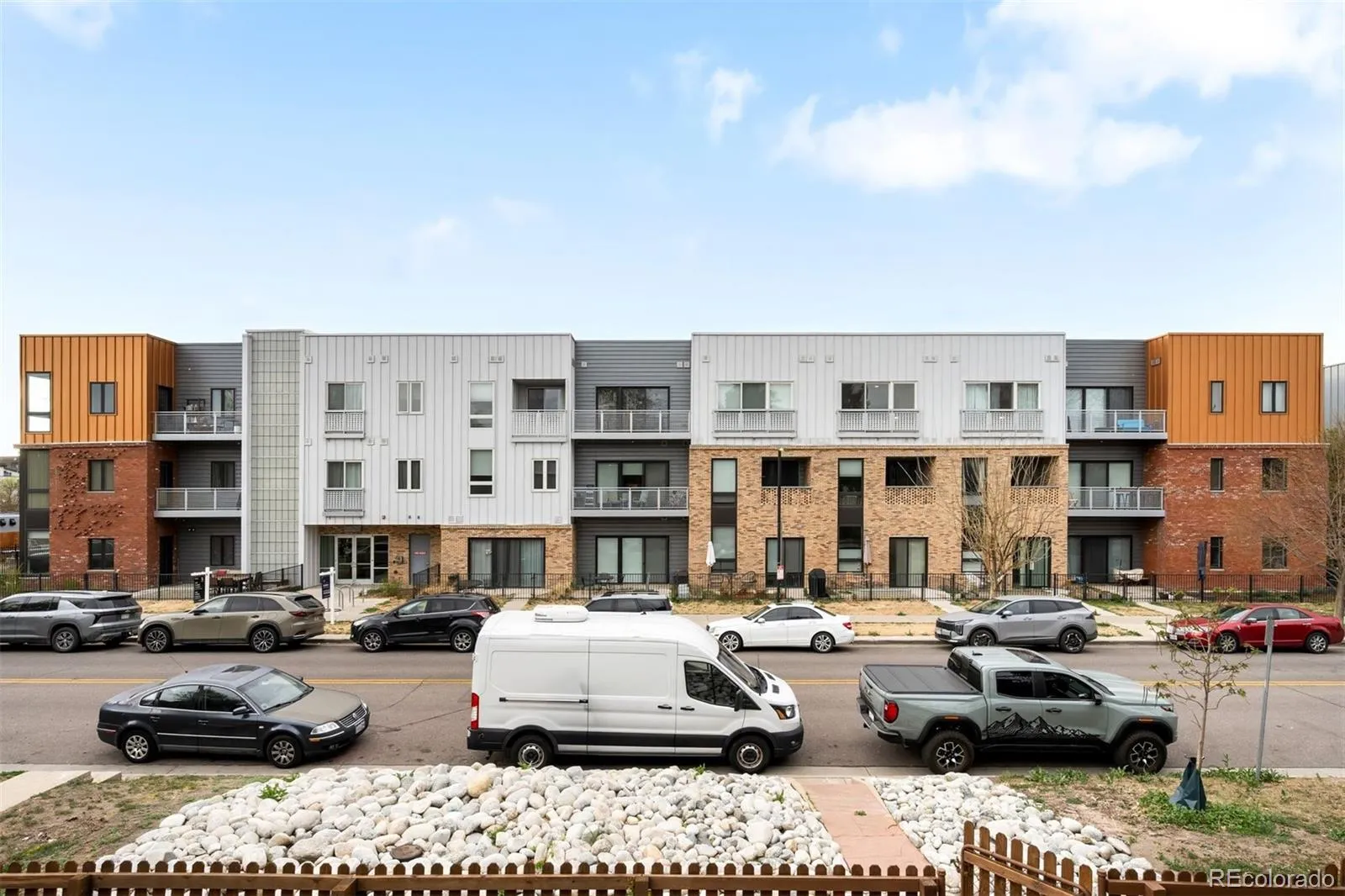 04102026212626 1600 16