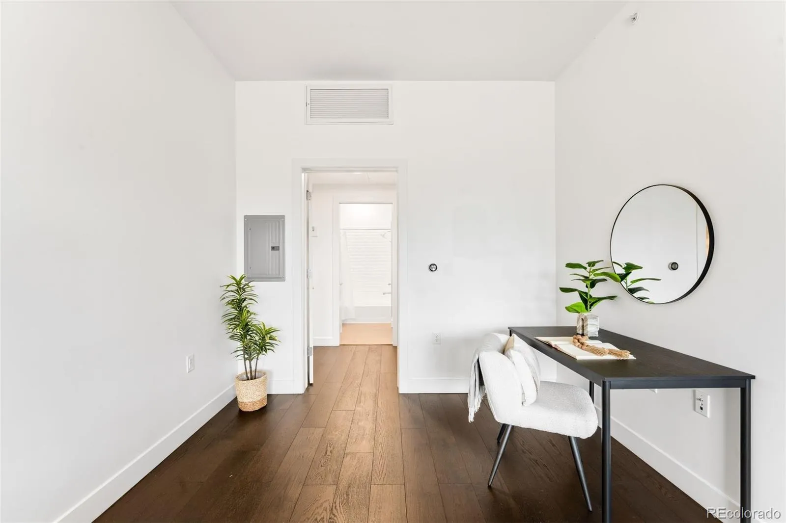 04102026212626 1600 9