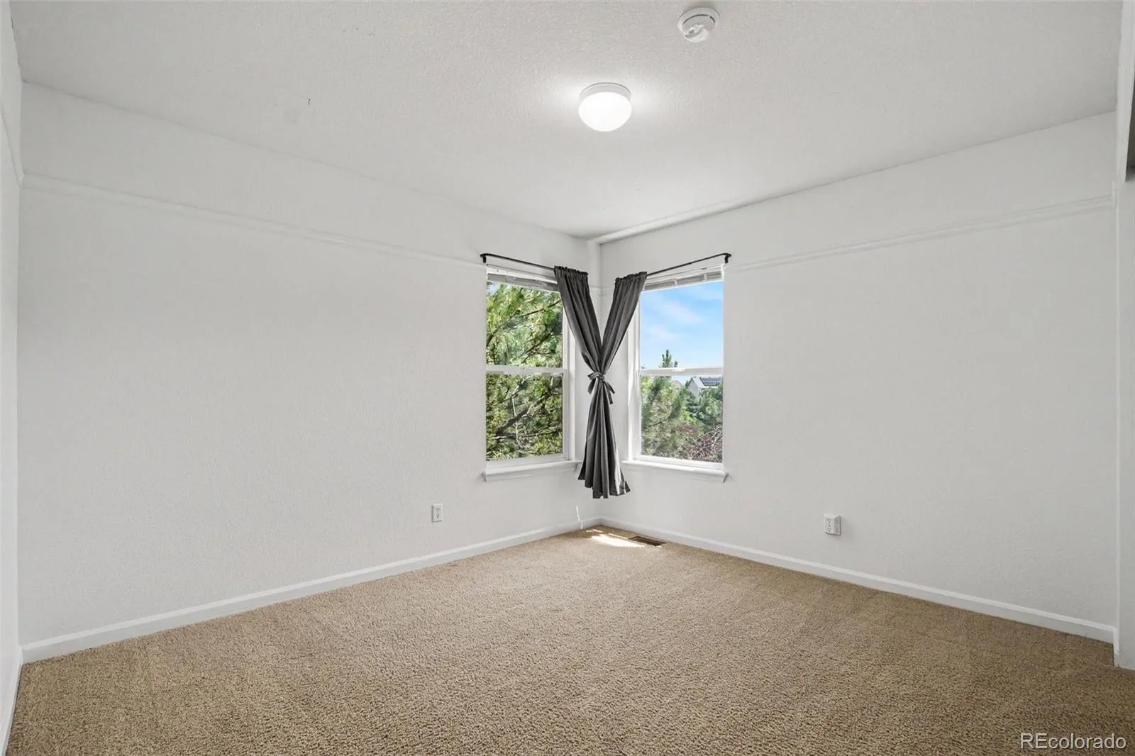 23502 E Alabama Drive Aurora CO 80018 | MLS #REC5809750 07022026044836 1600 22
