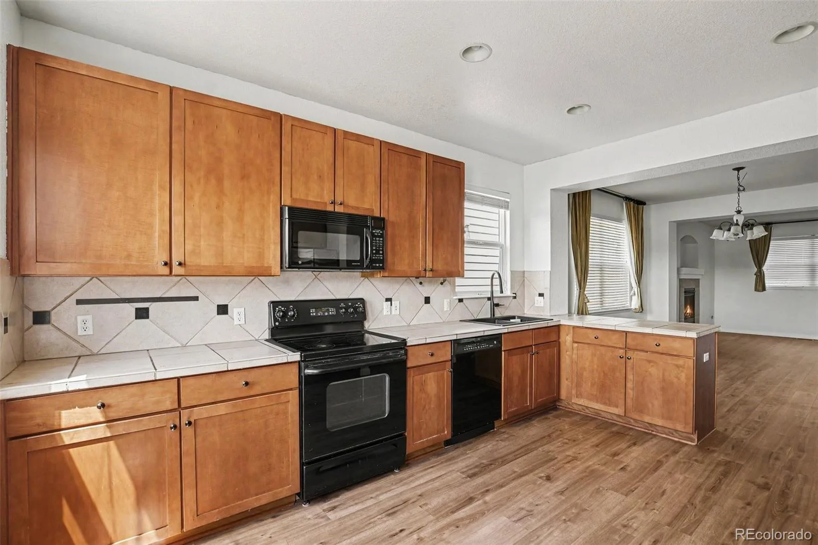 23502 E Alabama Drive Aurora CO 80018 | MLS #REC5809750 07022026044836 1600 9