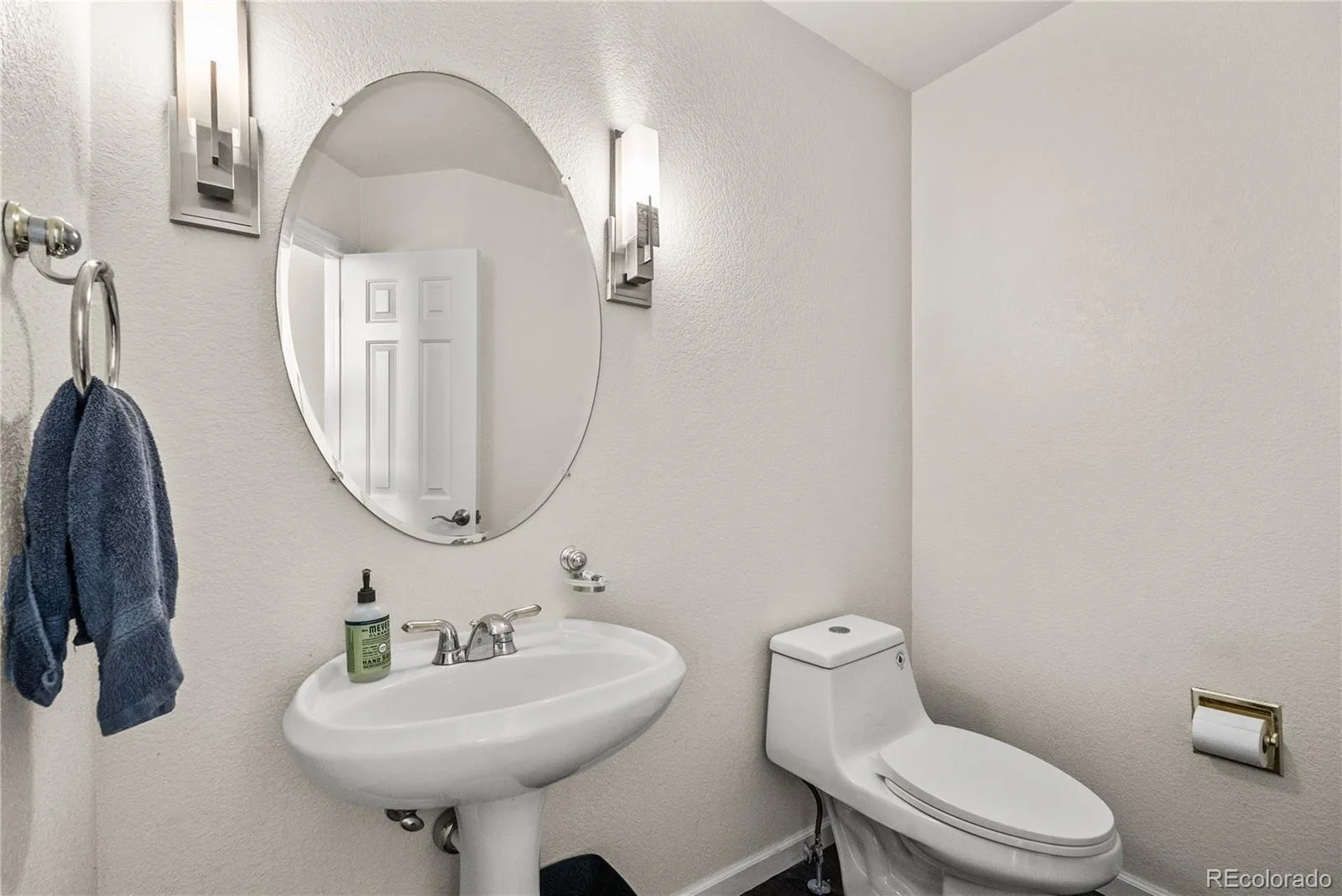 8382 E Amherst Circle Denver CO 80231 | MLS #REC5810769 08182026193328 1600 24