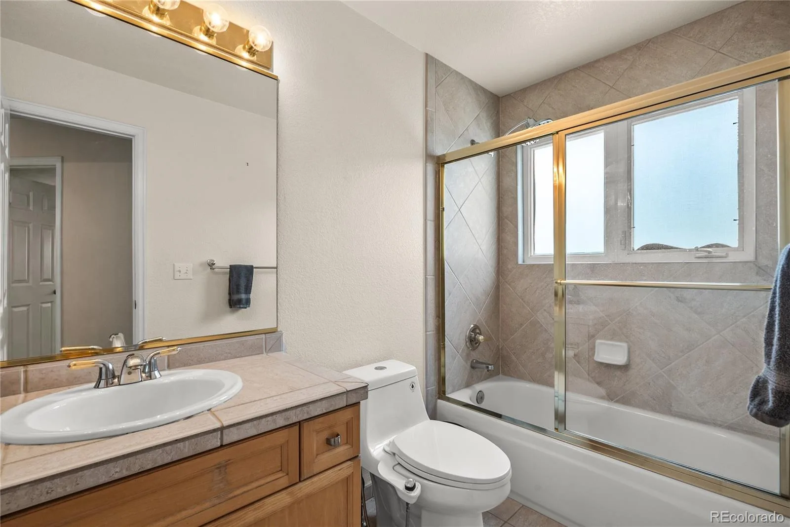 8382 E Amherst Circle Denver CO 80231 | MLS #REC5810769 08182026193328 1600 29
