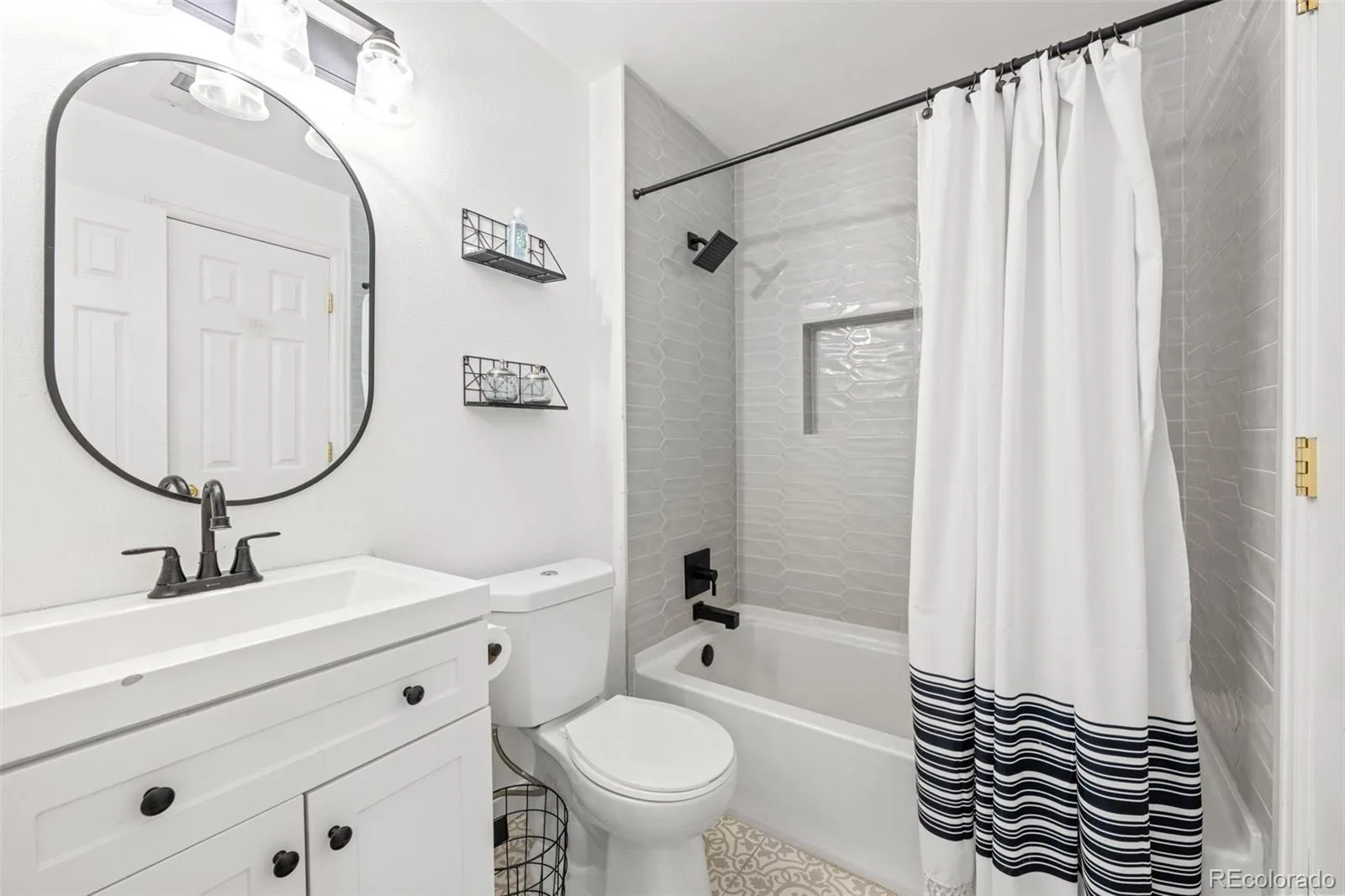 13792 E Lehigh Avenue #B Aurora CO 80014 | MLS #REC5812316 09232026003239 1600 18
