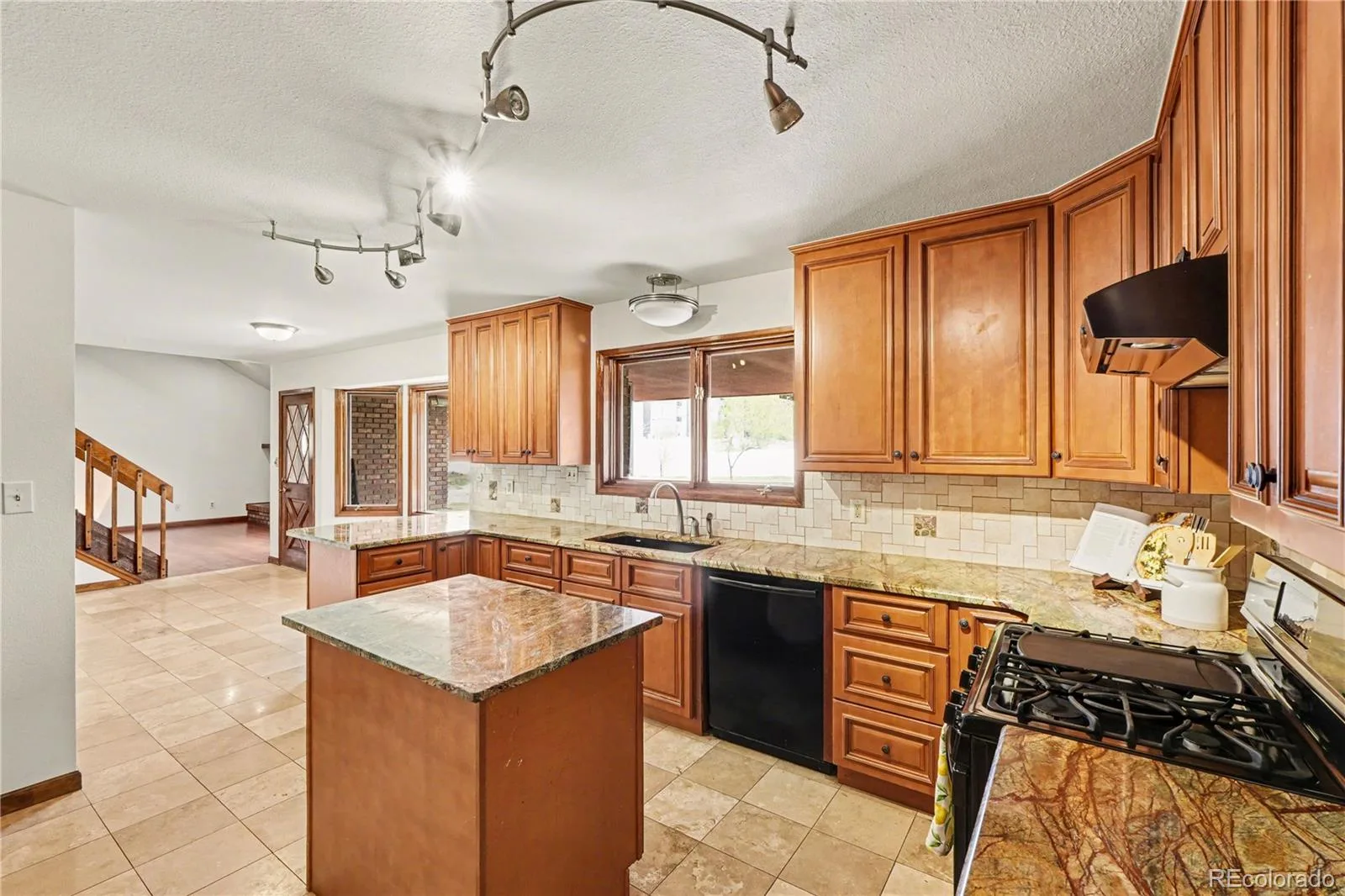 1661 W 115th Circle Westminster CO 80234 | MLS #REC5821238 08262026194606 1600 23