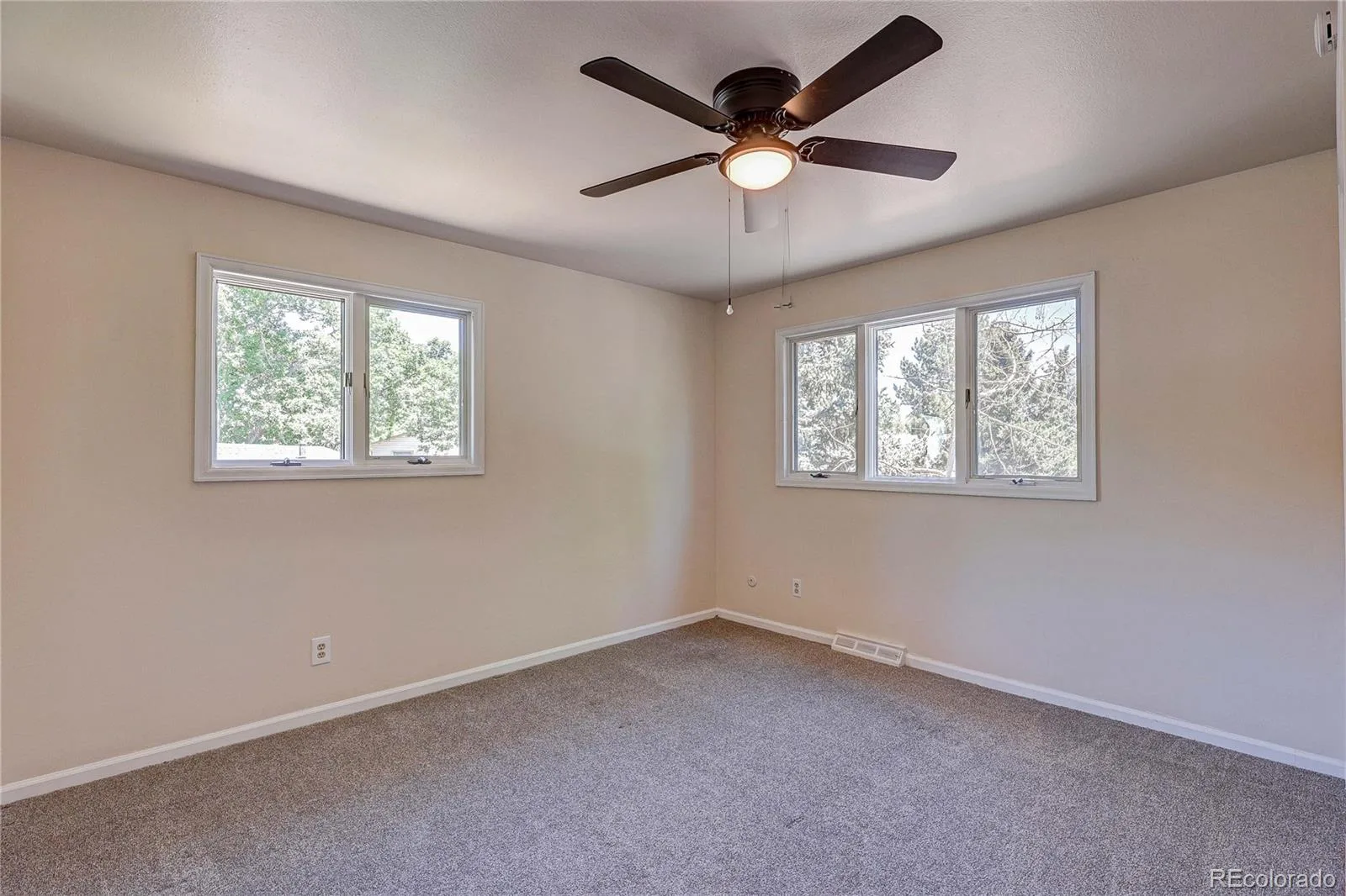 811 S Newcombe Way Lakewood CO 80226 MLS #REC5824160 06192026232723 1600 14