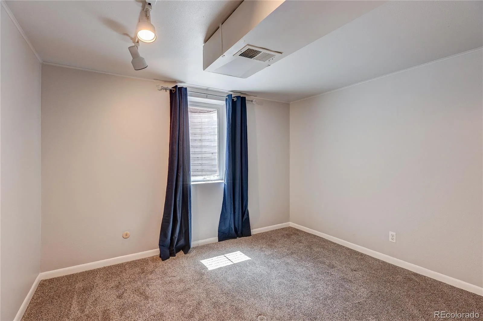 811 S Newcombe Way Lakewood CO 80226 MLS #REC5824160 06192026232723 1600 34