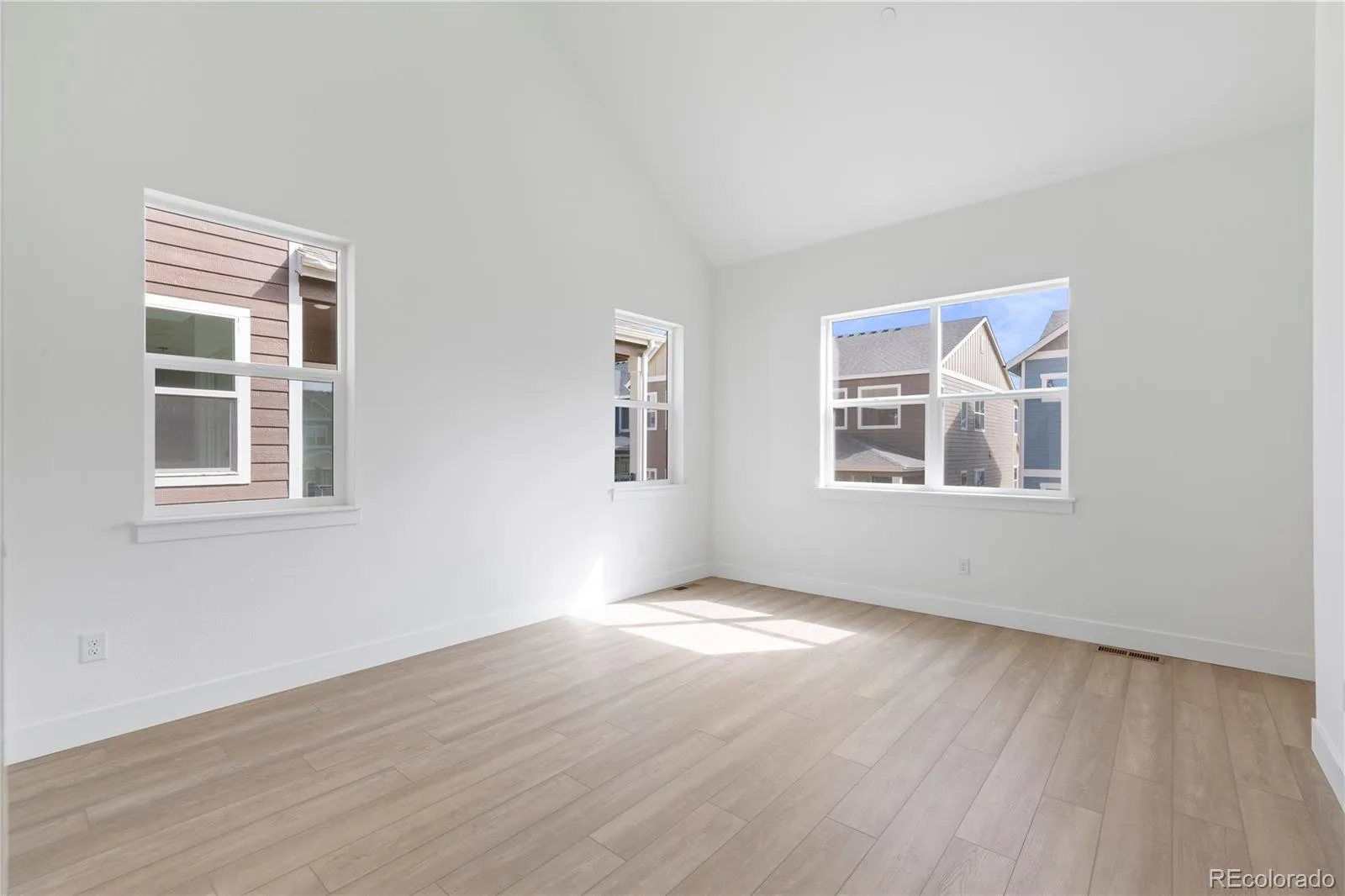 5630 W 142 Avenue Broomfield CO 80020 MLS #REC5826584 05032026000849 1600 18