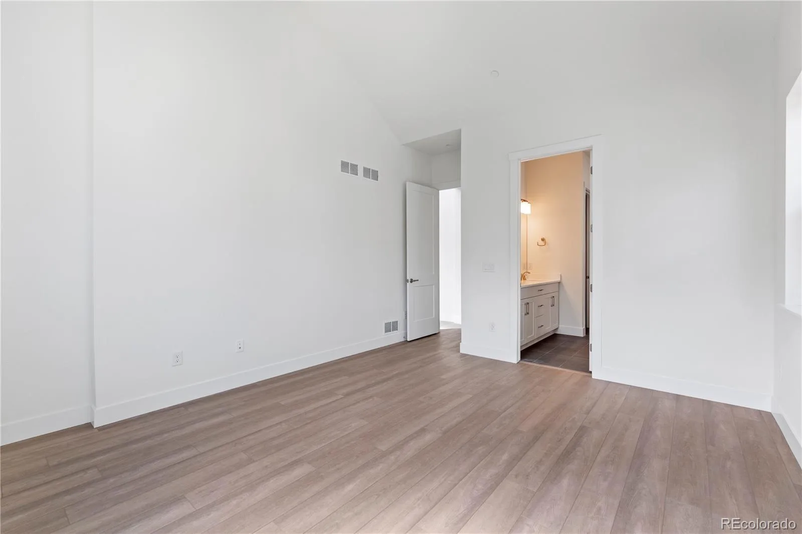 5630 W 142 Avenue Broomfield CO 80020 MLS #REC5826584 05032026000849 1600 19