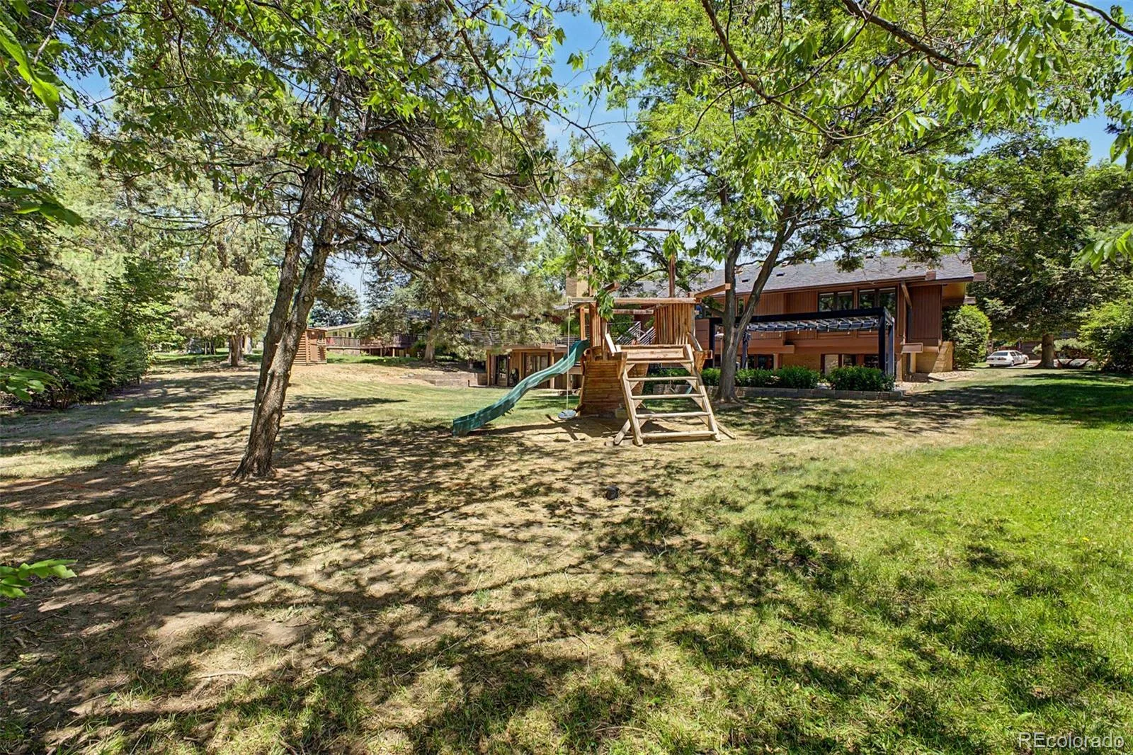 425 Long View Court Longmont CO 80501 | MLS #REC5826773 08072026203123 1600 34