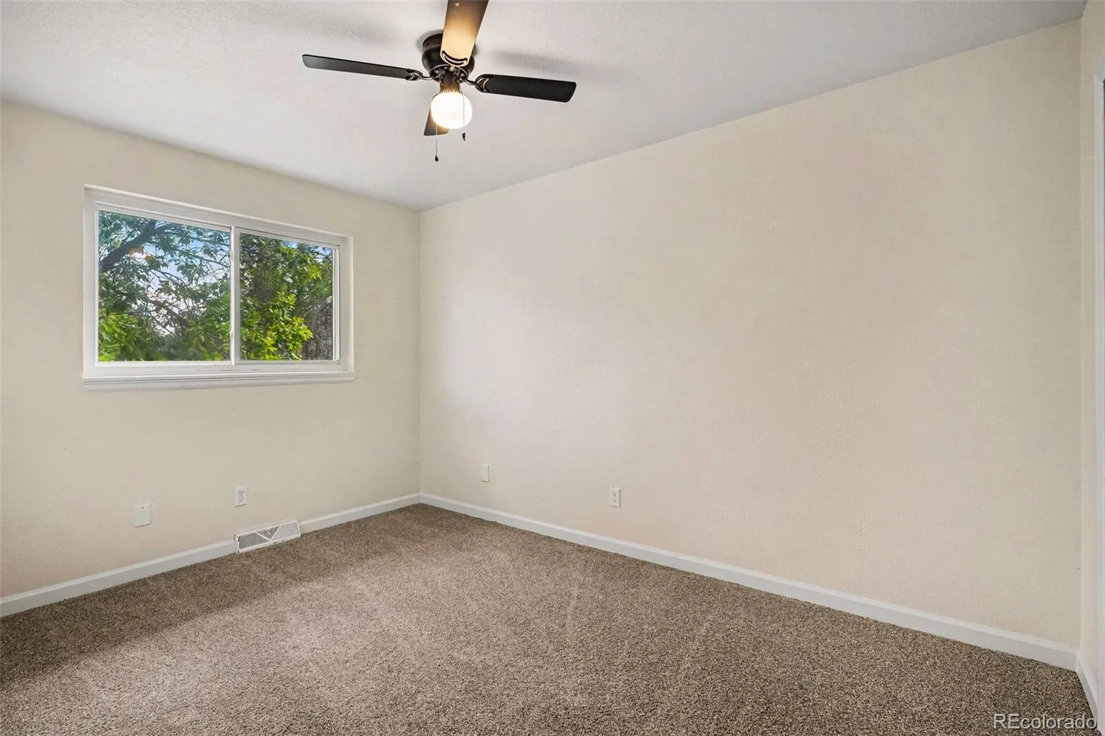 14420 E Radcliff Drive Aurora CO 80015 | MLS #REC5826902 10102026071109 1600 29