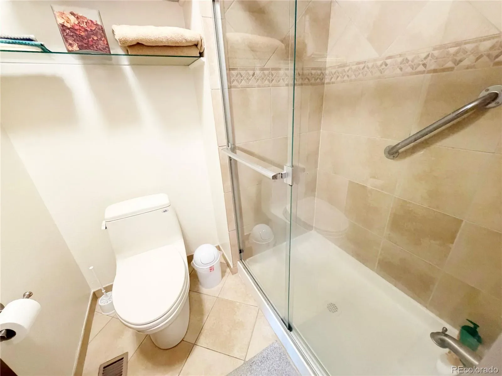 2466 S Vaughn Way #B Aurora CO 80014 MLS #REC5828304 03212026055106 1600 15