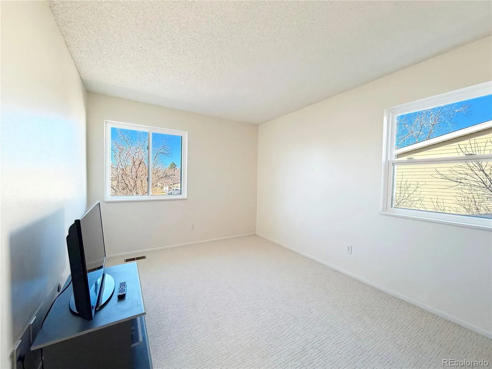 2466 S Vaughn Way #B Aurora CO 80014 MLS #REC5828304 03212026055106 1600 18