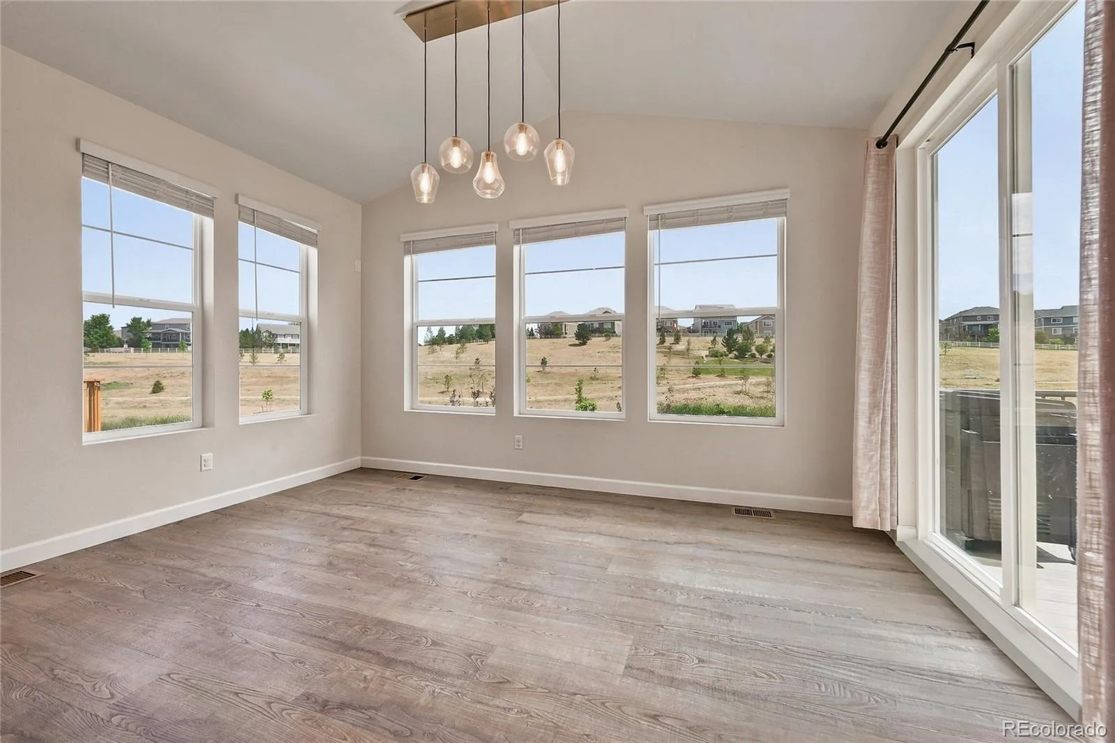 5462 Gray Wolf Lane Castle Rock CO 80104 | MLS #REC5830698 08302026173633 1600 8