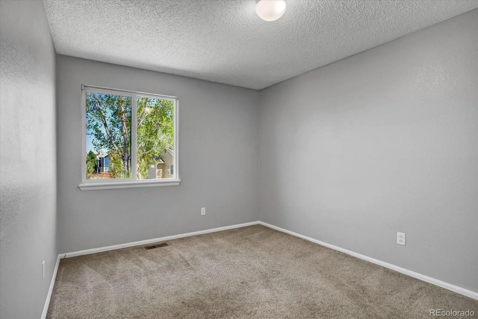 5189 Enid Way Denver CO 80239 MLS #REC5836271 05092026192704 1600 10