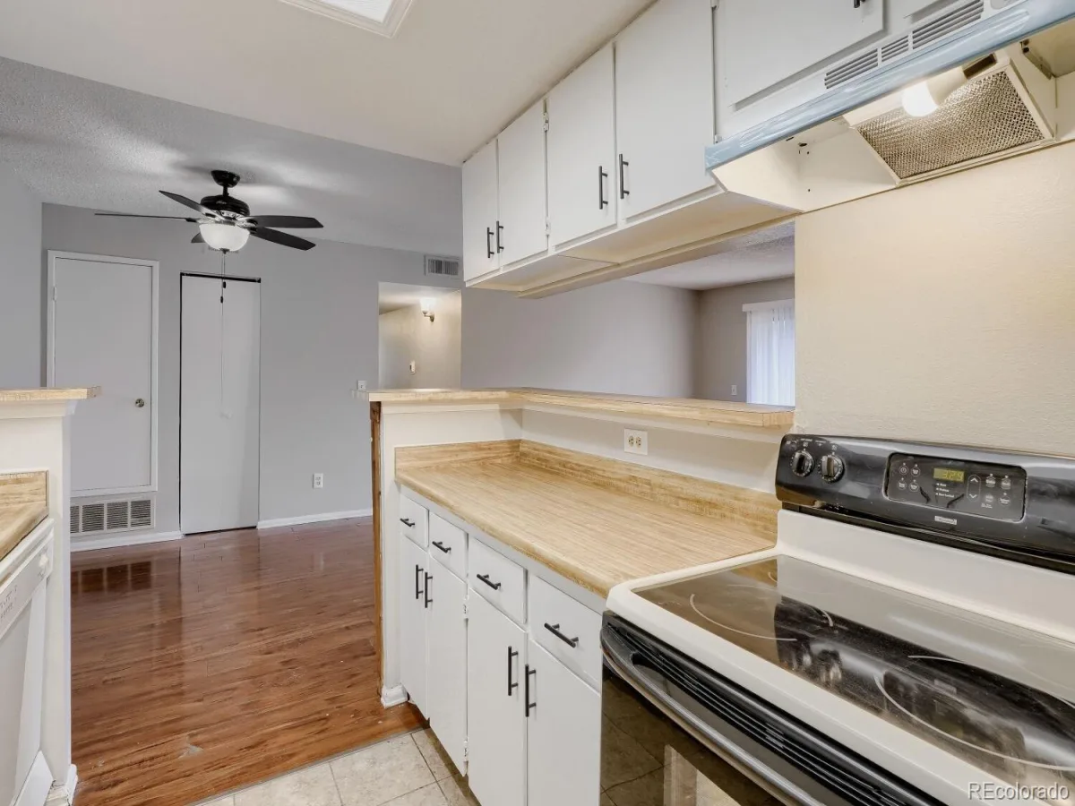 18094 E Ohio Avenue #104 Aurora CO 80017 | MLS #REC5836781 10012026181312 1200 5