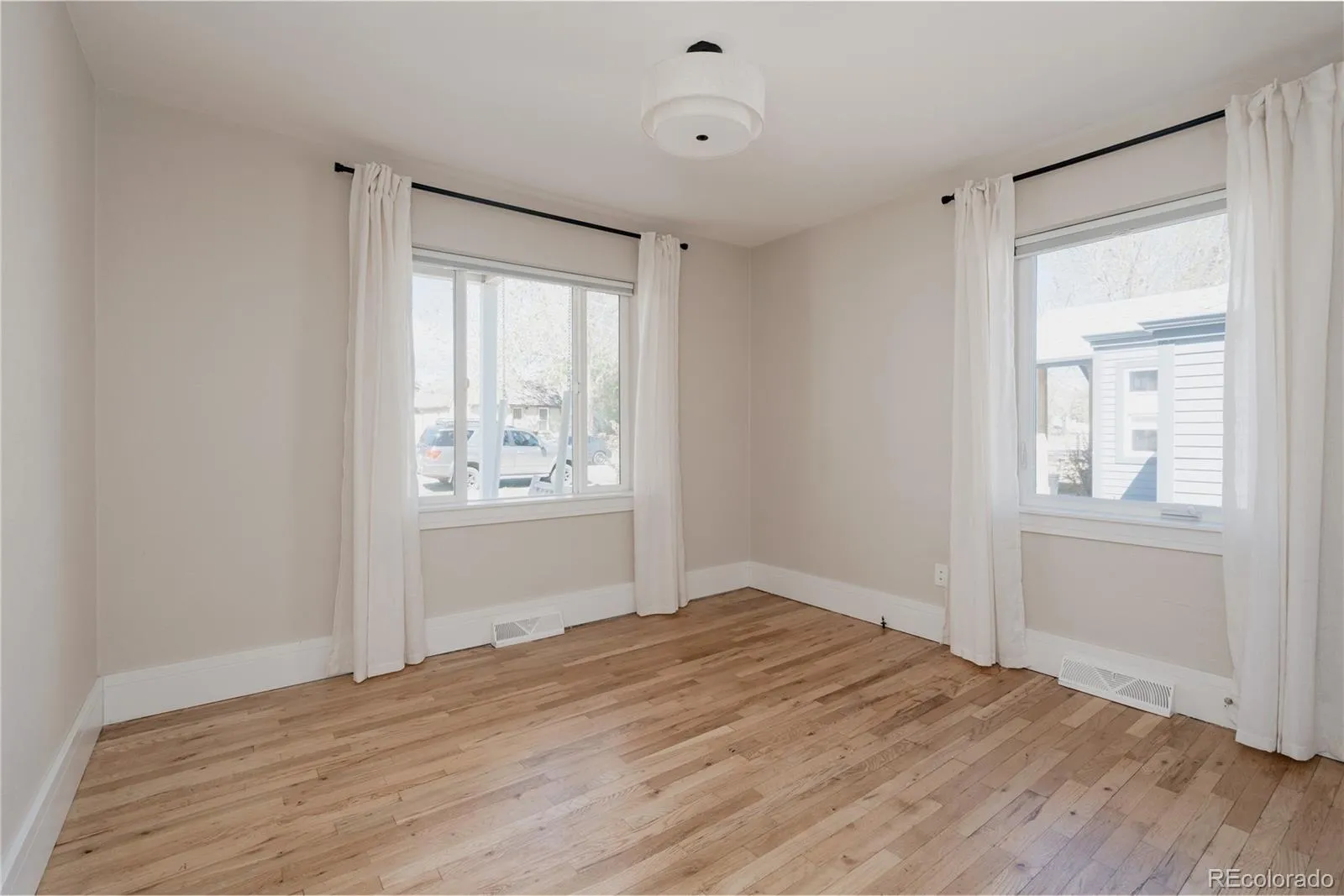 04072026230339 1600 33