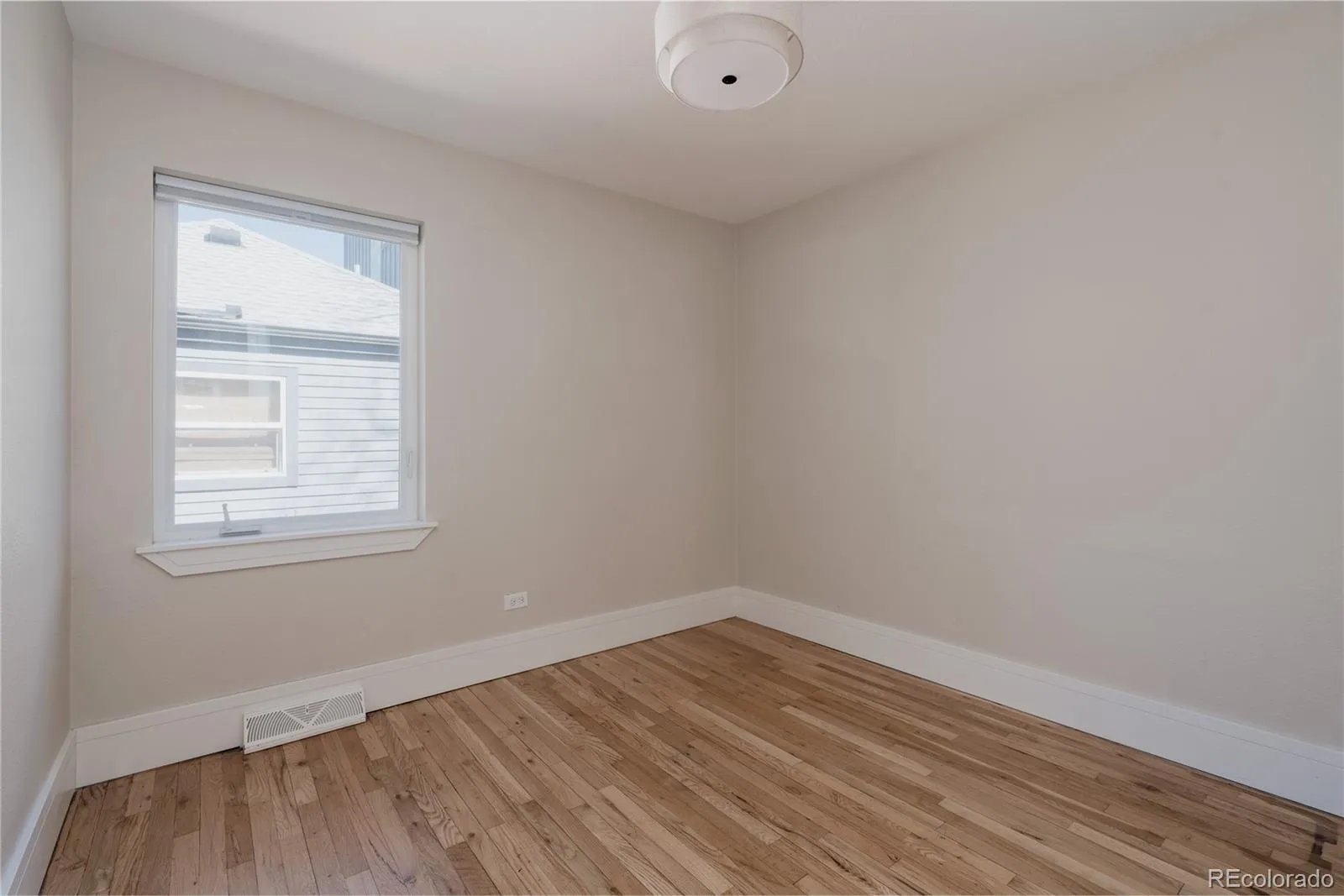 04072026230339 1600 36