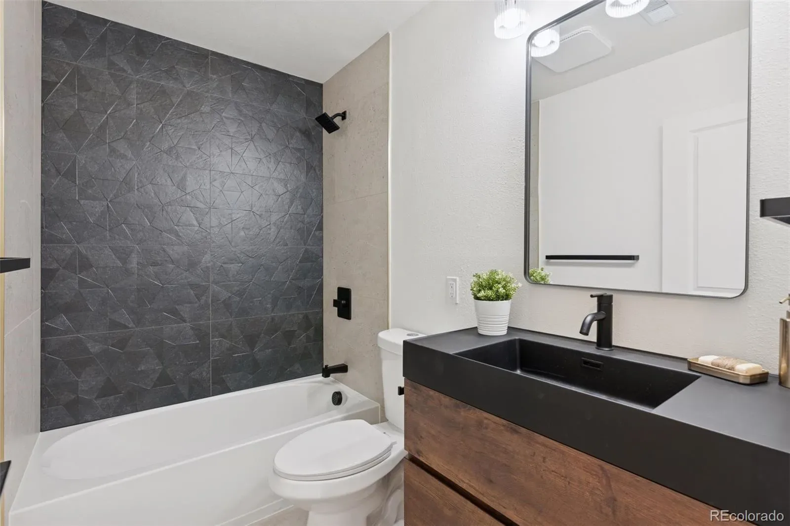 03272026233545 1600 13