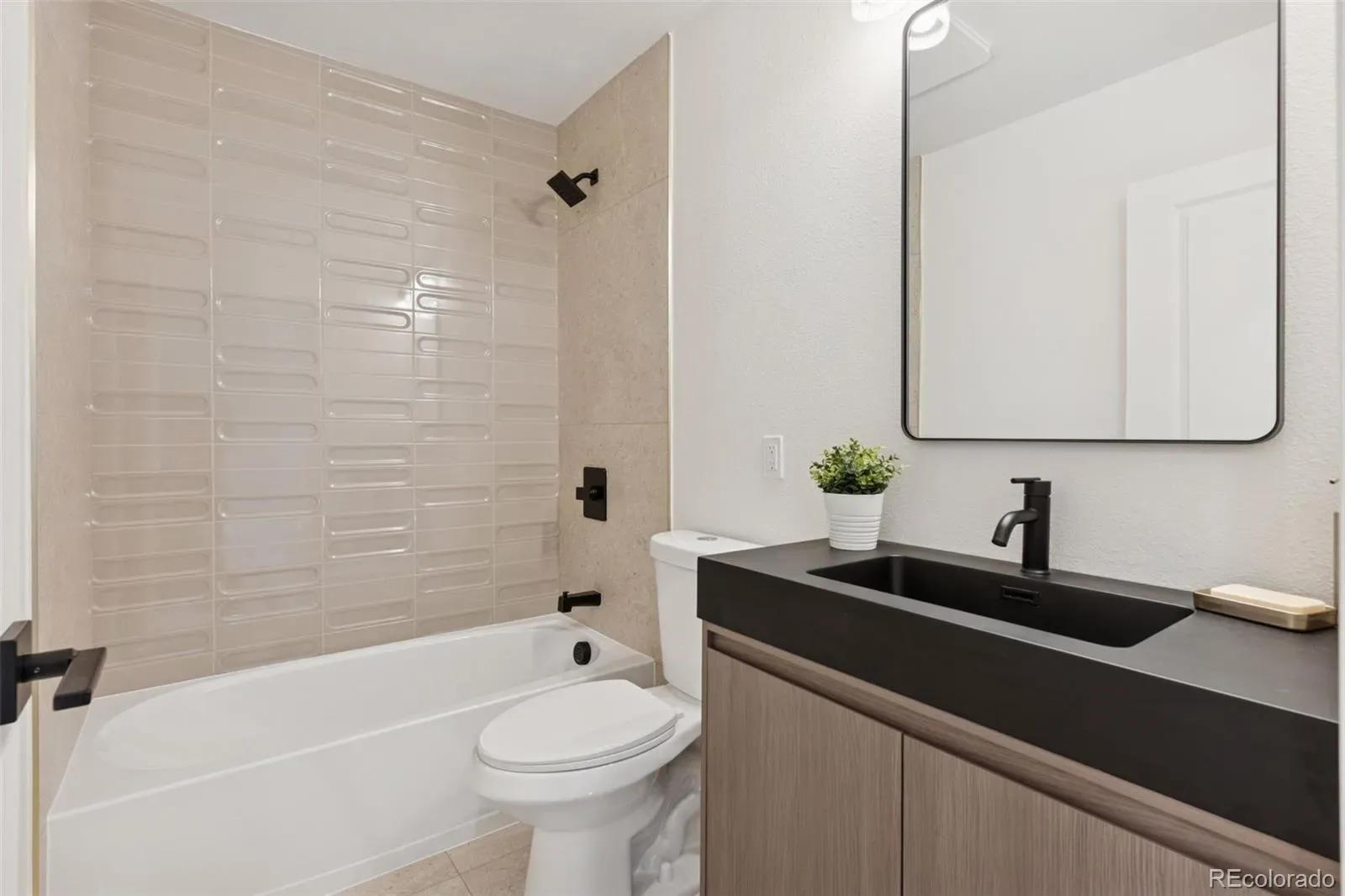 03272026233545 1600 21