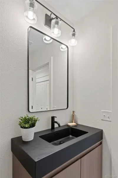 03272026233545 800 22