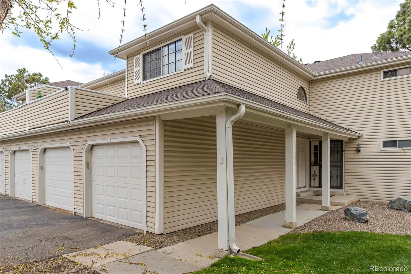 12406 E Pacific Circle #D Aurora CO 80014 MLS #REC5845130 06092026162821 1600 37