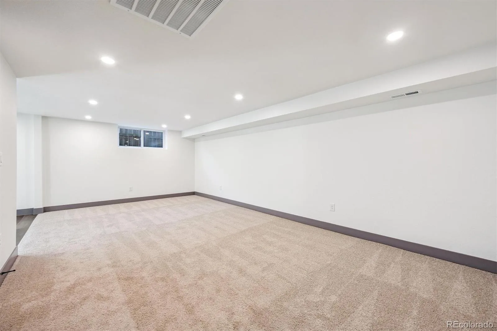 3323 Poplar Street #3323 Denver CO 80207 | MLS #REC5846020 07032026193757 1600 12