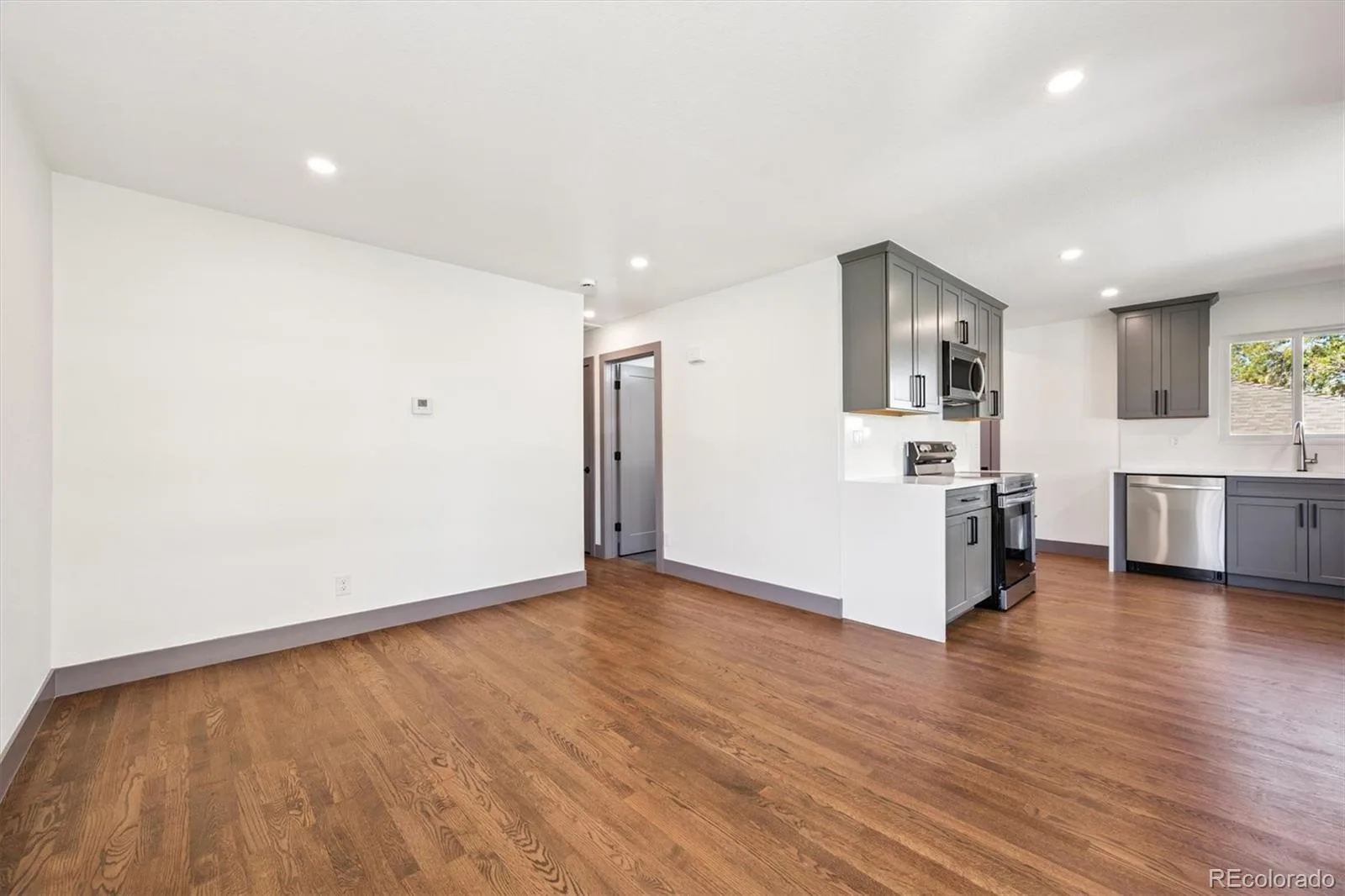 3323 Poplar Street #3323 Denver CO 80207 | MLS #REC5846020 07032026193757 1600 5