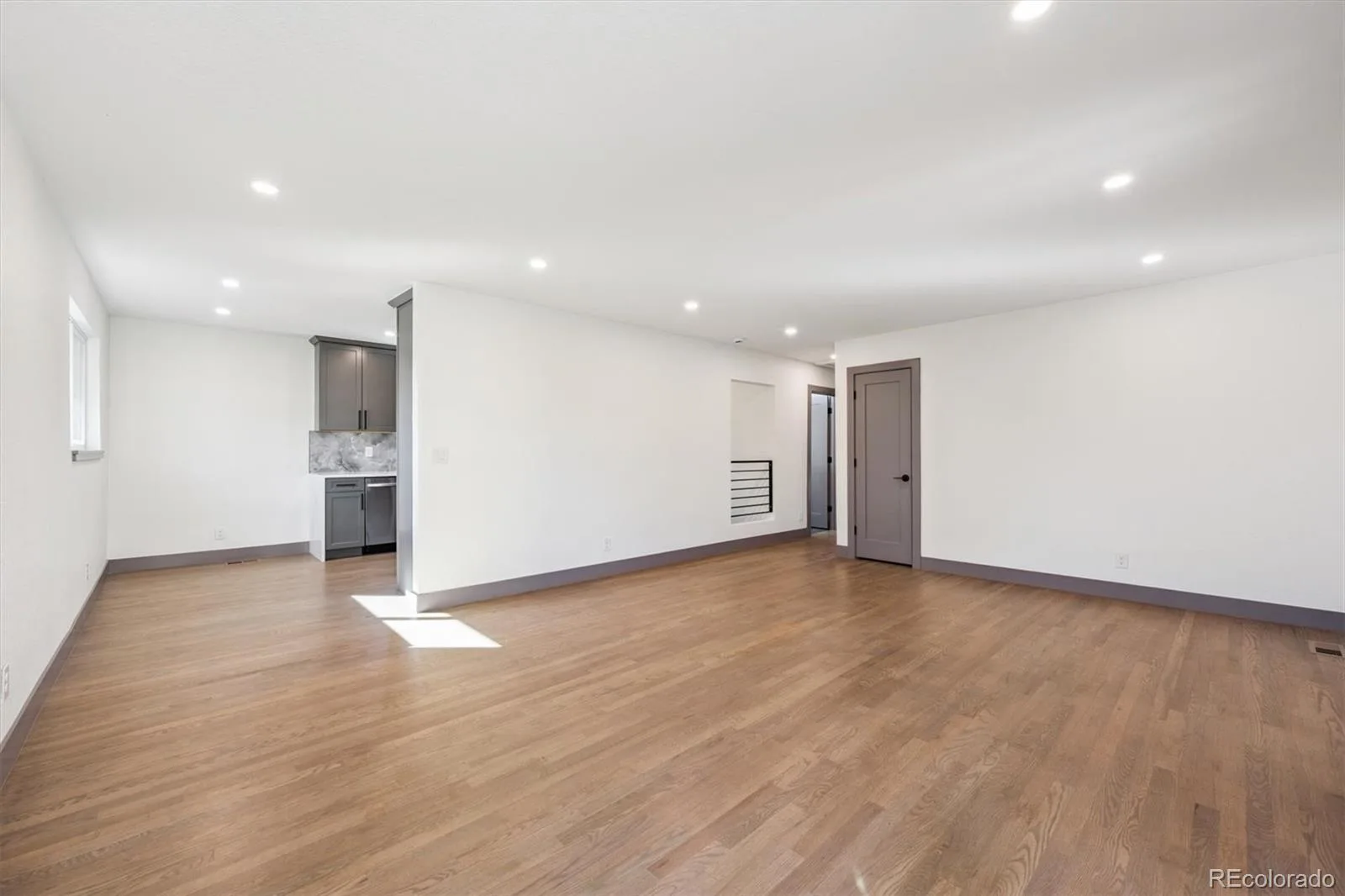 3323 Poplar Street #3323 Denver CO 80207 | MLS #REC5846020 07032026193757 1600 6