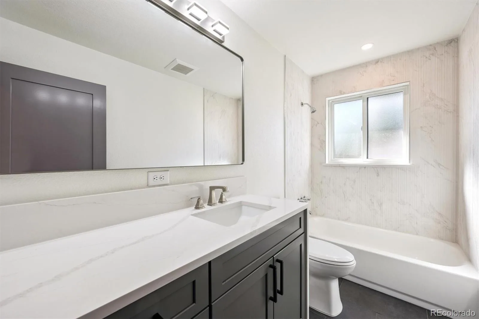 3323 Poplar Street #3323 Denver CO 80207 | MLS #REC5846020 07032026193757 1600 9