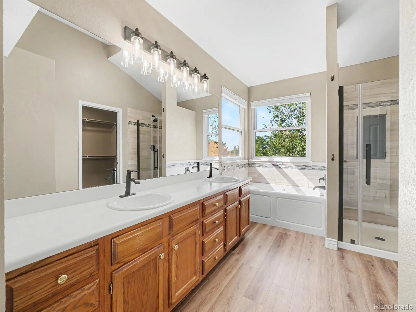 1250 Snowberry Lane Broomfield CO 80020 MLS #REC5846669 06302026235549 1600 24