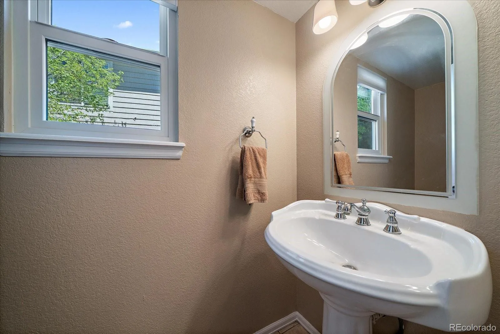 9785 Wedgewood Drive Littleton CO 80126 | MLS #REC5849017 07162026144102 1600 11