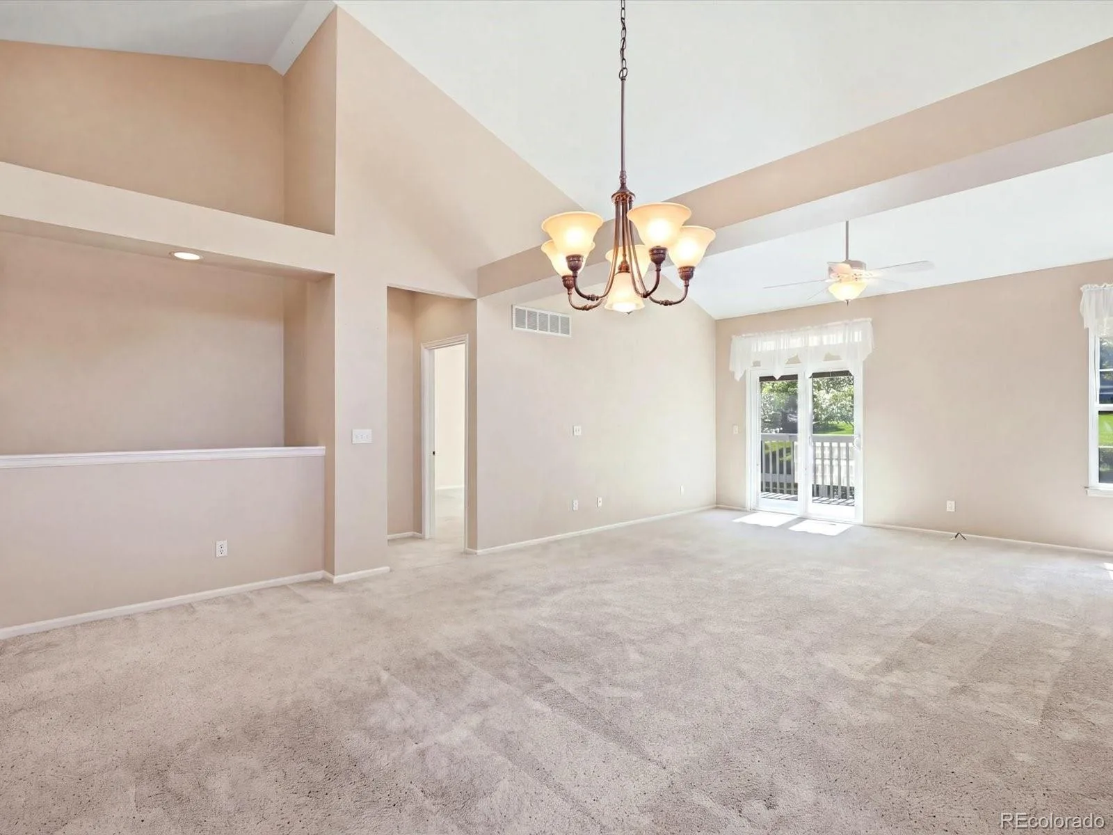 9805 Carmel Court Lone Tree CO 80124 | MLS #REC5850913 08282026144916 1600 18