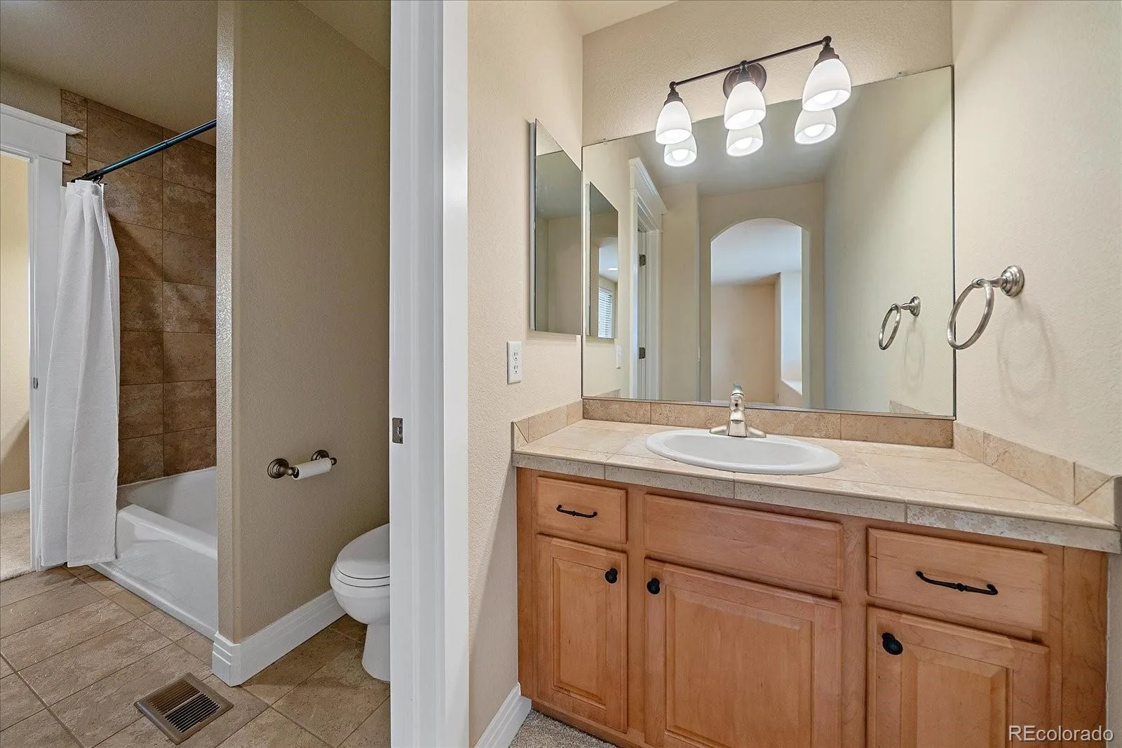 6265 Diamond Ridge Parkway Castle Rock CO 80108 MLS #REC5853286 06262026201309 1600 27