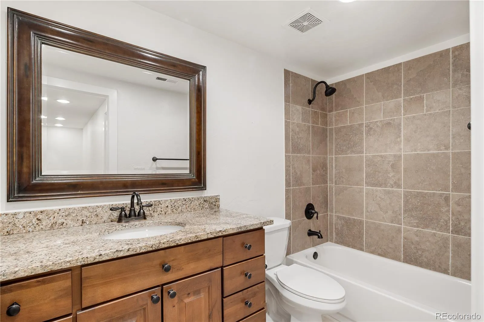 6071 S Detroit Street Centennial CO 80121 MLS #REC5855525 04152026235410 1600 28
