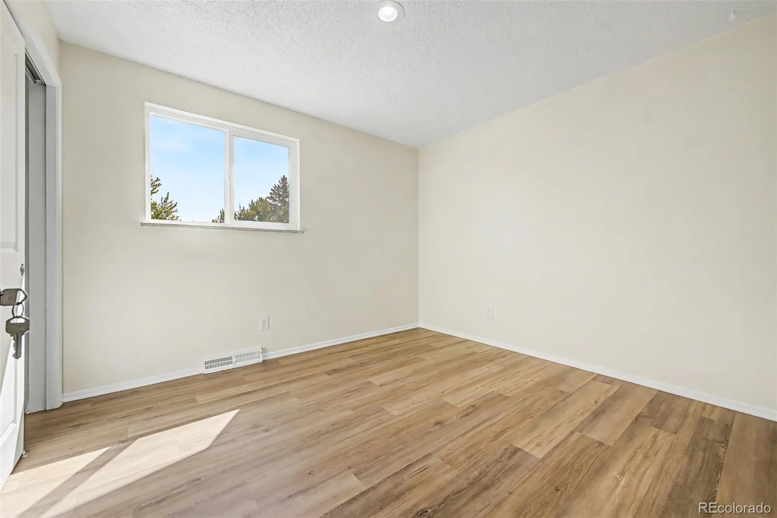 2137 S Yarrow Street Lakewood CO 80227 | MLS #REC5856144 09242026103052 1600 23