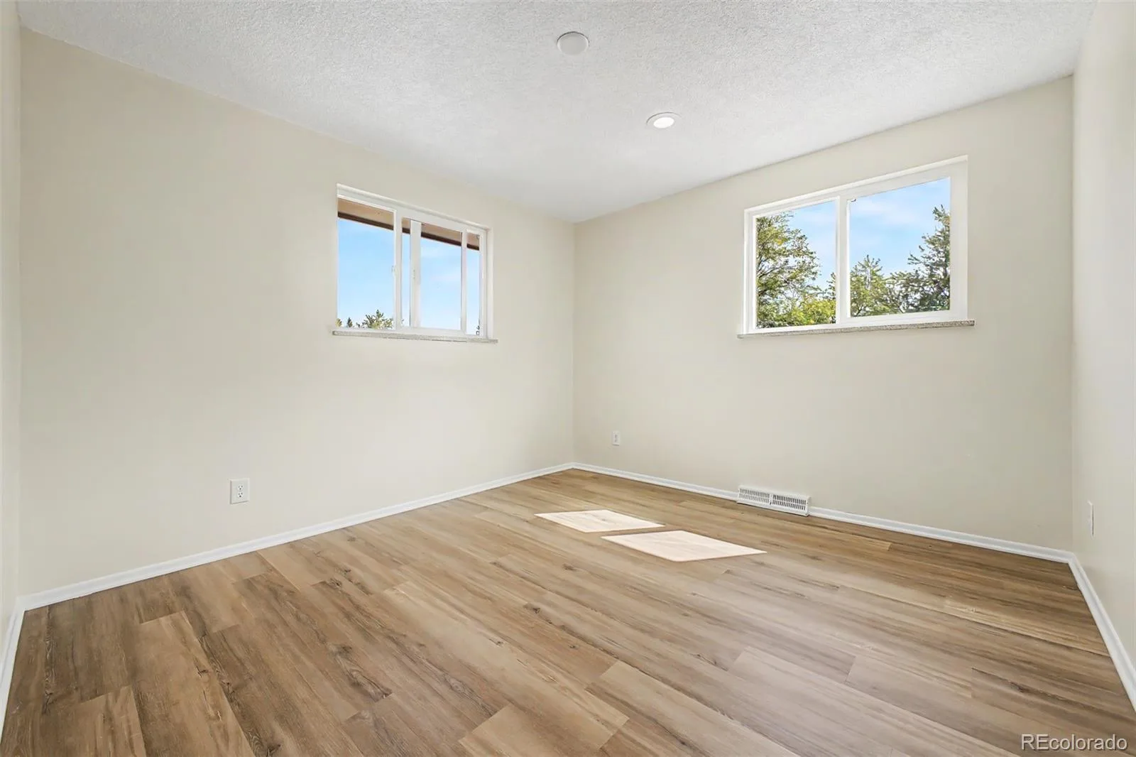 2137 S Yarrow Street Lakewood CO 80227 | MLS #REC5856144 09242026103052 1600 25