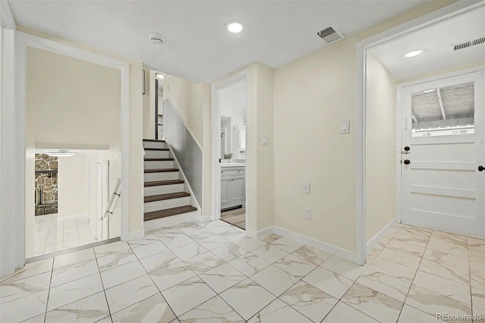 2137 S Yarrow Street Lakewood CO 80227 | MLS #REC5856144 09242026103052 1600 29
