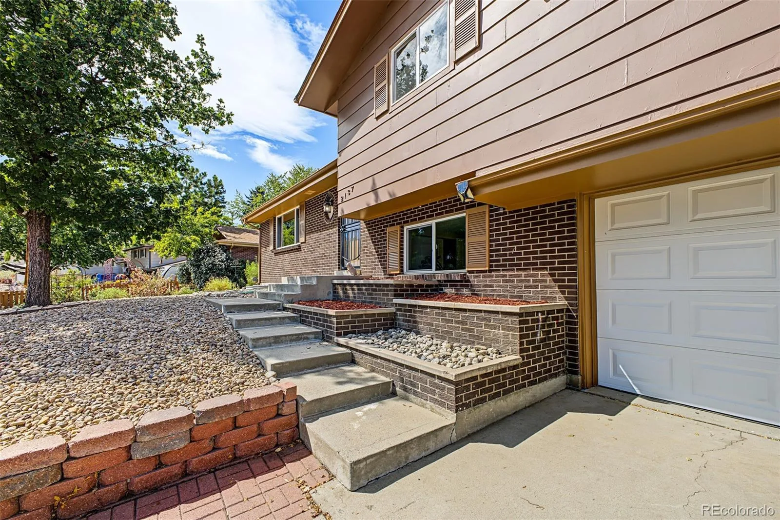 2137 S Yarrow Street Lakewood CO 80227 | MLS #REC5856144 09242026103052 1600 4