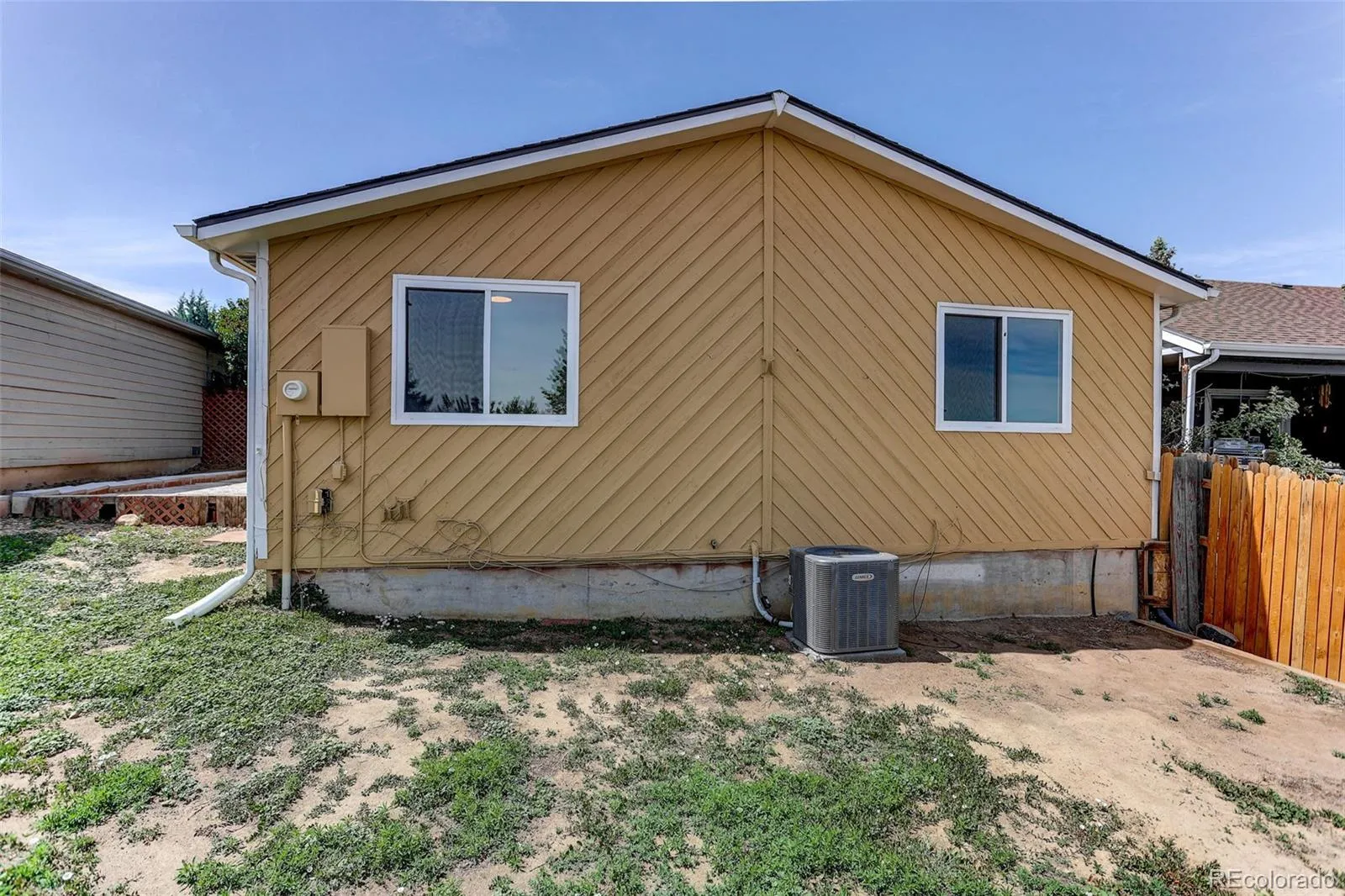 9026 Clayton Street Thornton CO 80229 MLS #REC5858563 05282026023925 1600 26