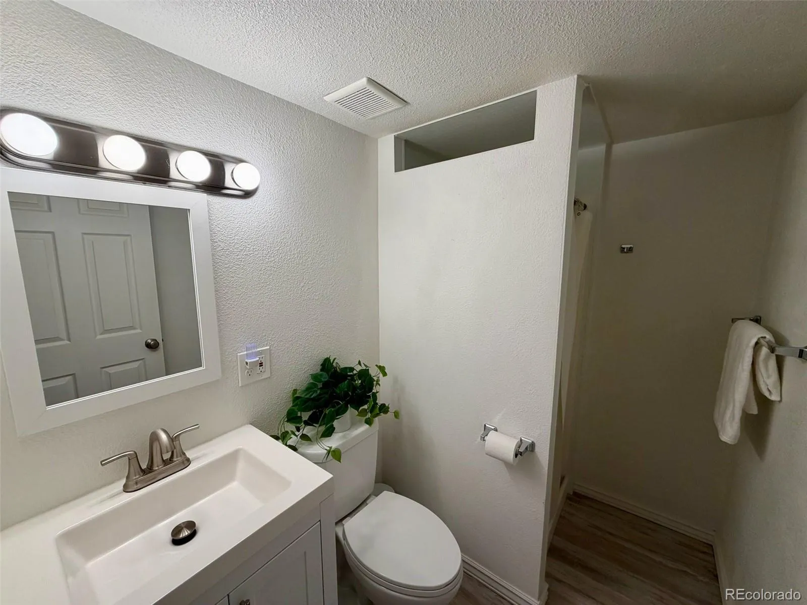 7474 W Saratoga Place Littleton CO 80123 MLS #REC5858970 05142026212008 1600 24