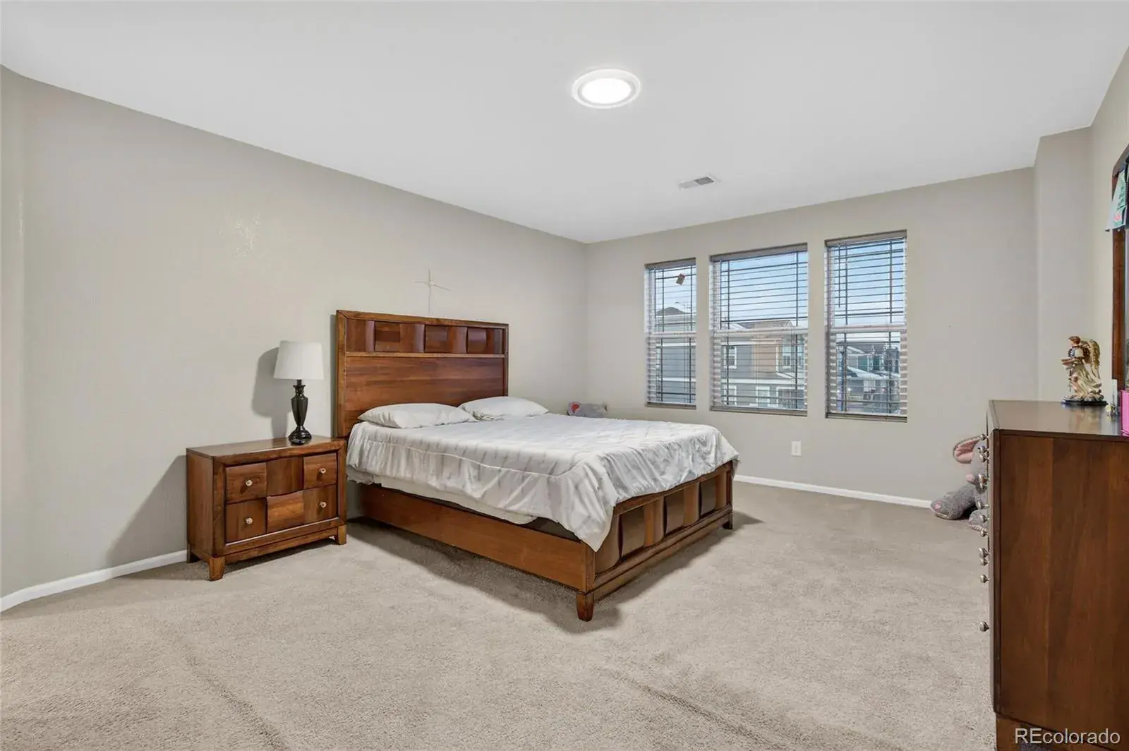 12102025011214 1600 14