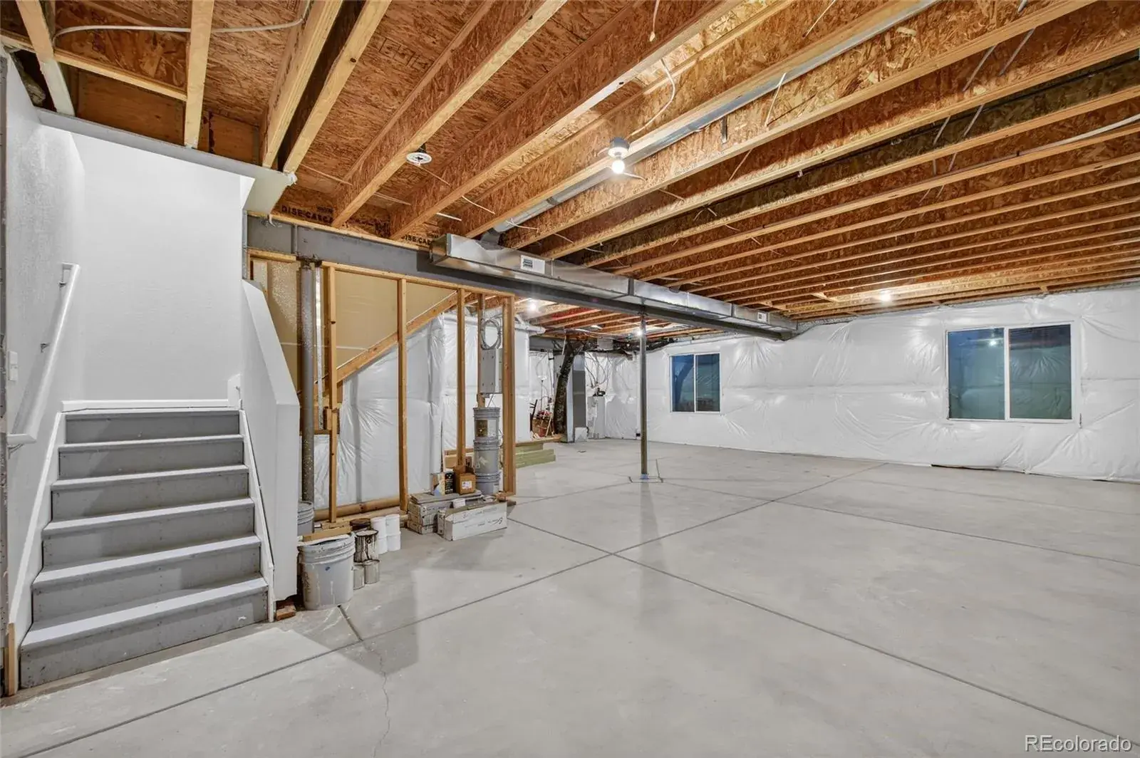 12102025011214 1600 18