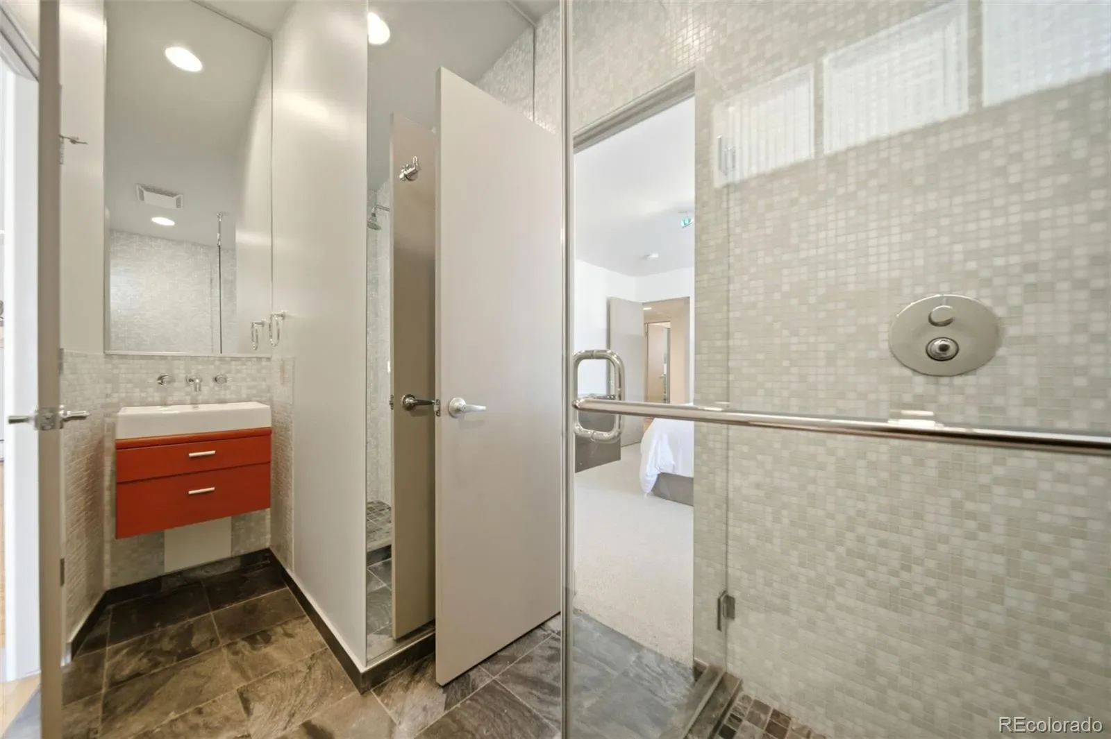 03272026043409 1600 25