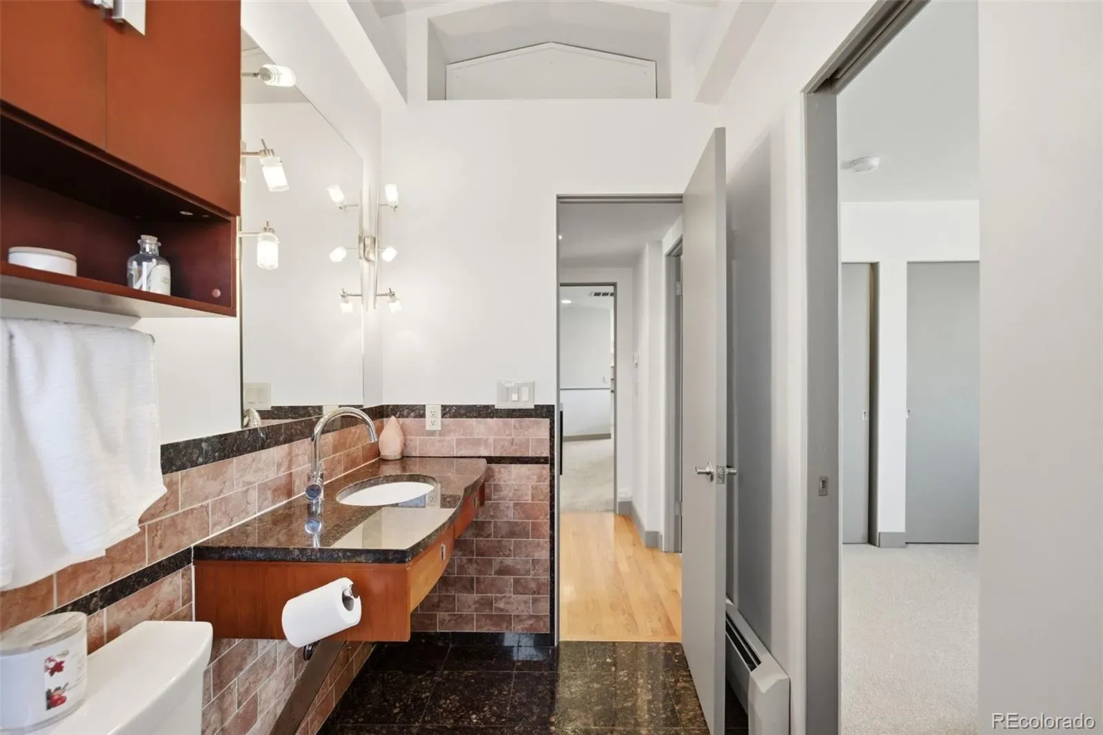 03272026043409 1600 32