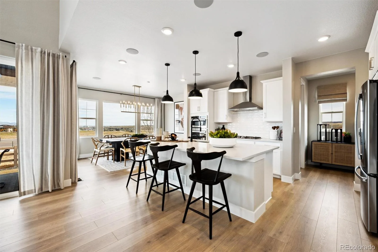 8958 Whiteclover Street Littleton CO 80125 | MLS #REC5866955 07232026211315 1600 10