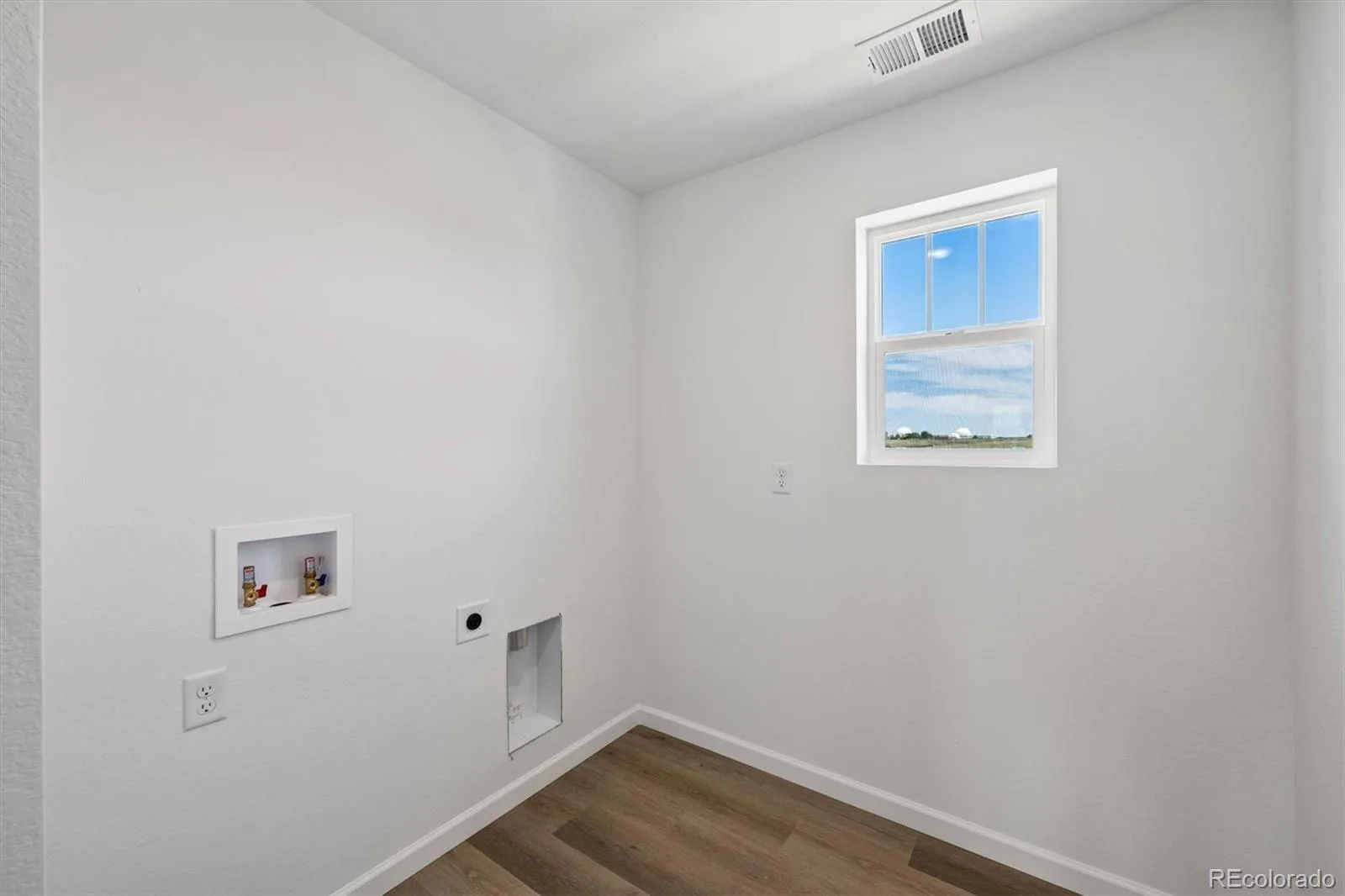 444 S Rifle Street Aurora CO 80017 MLS #REC5869139 06092026154422 1600 12