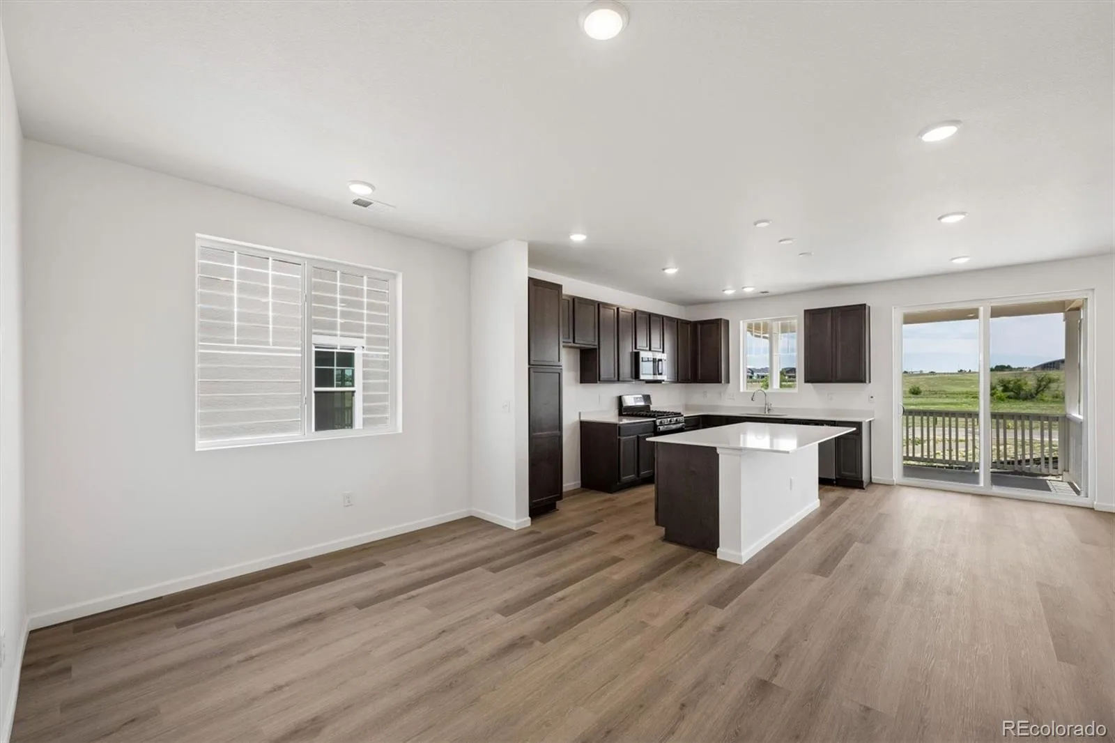 444 S Rifle Street Aurora CO 80017 MLS #REC5869139 06092026154422 1600 5