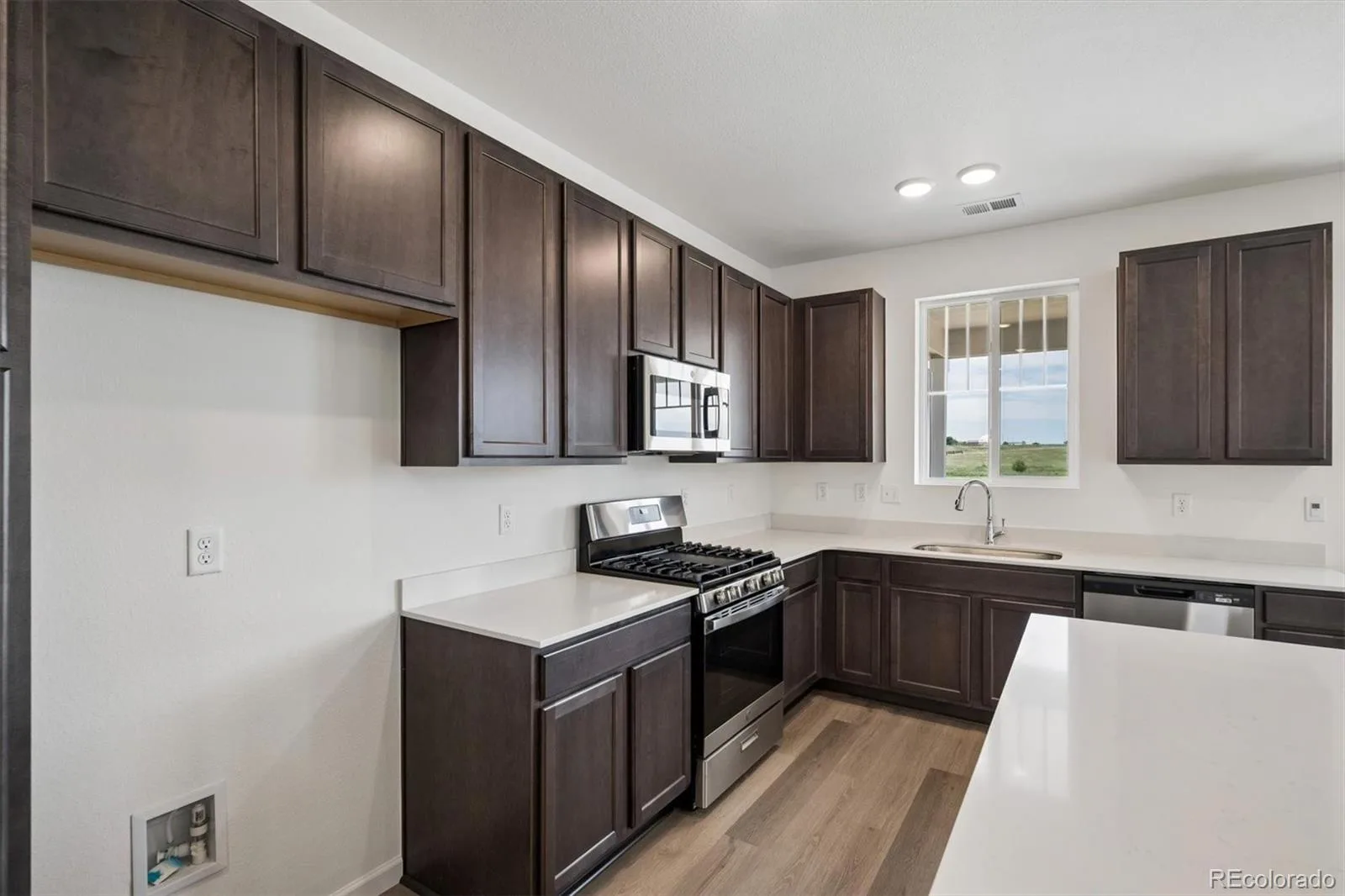 444 S Rifle Street Aurora CO 80017 MLS #REC5869139 06092026154422 1600 7