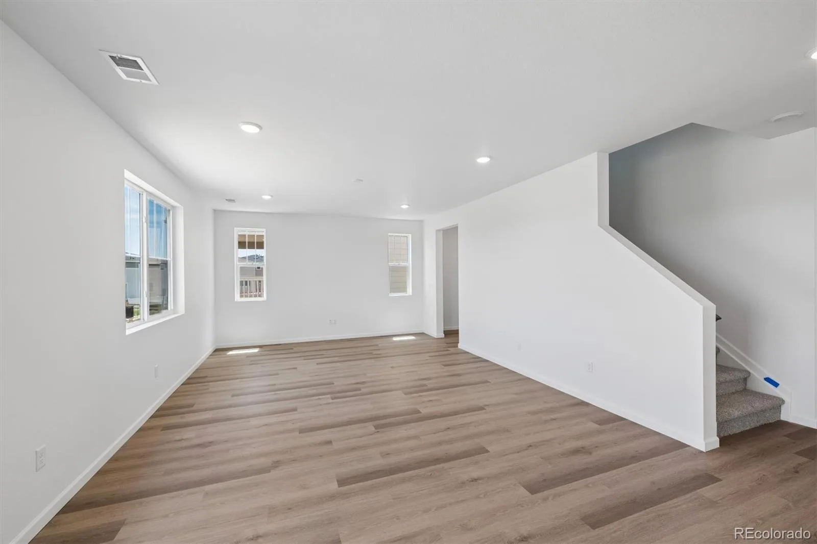 444 S Rifle Street Aurora CO 80017 MLS #REC5869139 06092026154422 1600 9